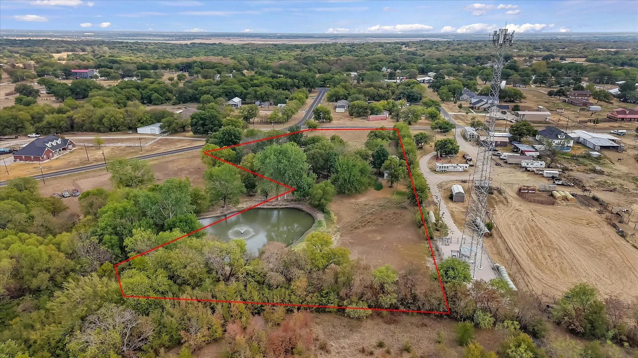 Single Family Residence For Sale in Ellis County , 102 Old Pecan, Ennis, Texas 75119, 3 Bedroom, 2 Bathroom, 2 Garage spaces, 1,579 Sqft, built in 1992, mls#21385323, Real Estate Agent in Ennis, Homes For Sale in Ellis county, Homes For Sale in Ennis, Realtor in Ennis Texas, Real Estate Brokerage Independent Realty Texas, Luminita Cordes Realtor