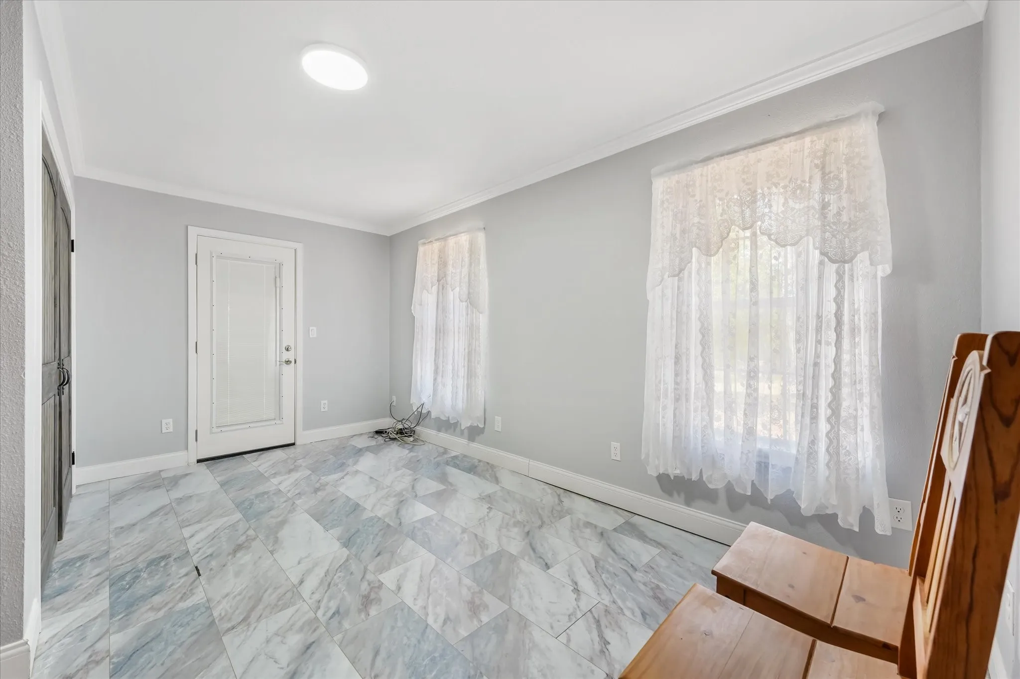 Single Family Residence For Sale in Ellis County , 102 Old Pecan, Ennis, Texas 75119, 3 Bedroom, 2 Bathroom, 2 Garage spaces, 1,579 Sqft, built in 1992, mls#21385323, Real Estate Agent in Ennis, Homes For Sale in Ellis county, Homes For Sale in Ennis, Realtor in Ennis Texas, Real Estate Brokerage Independent Realty Texas, Luminita Cordes Realtor