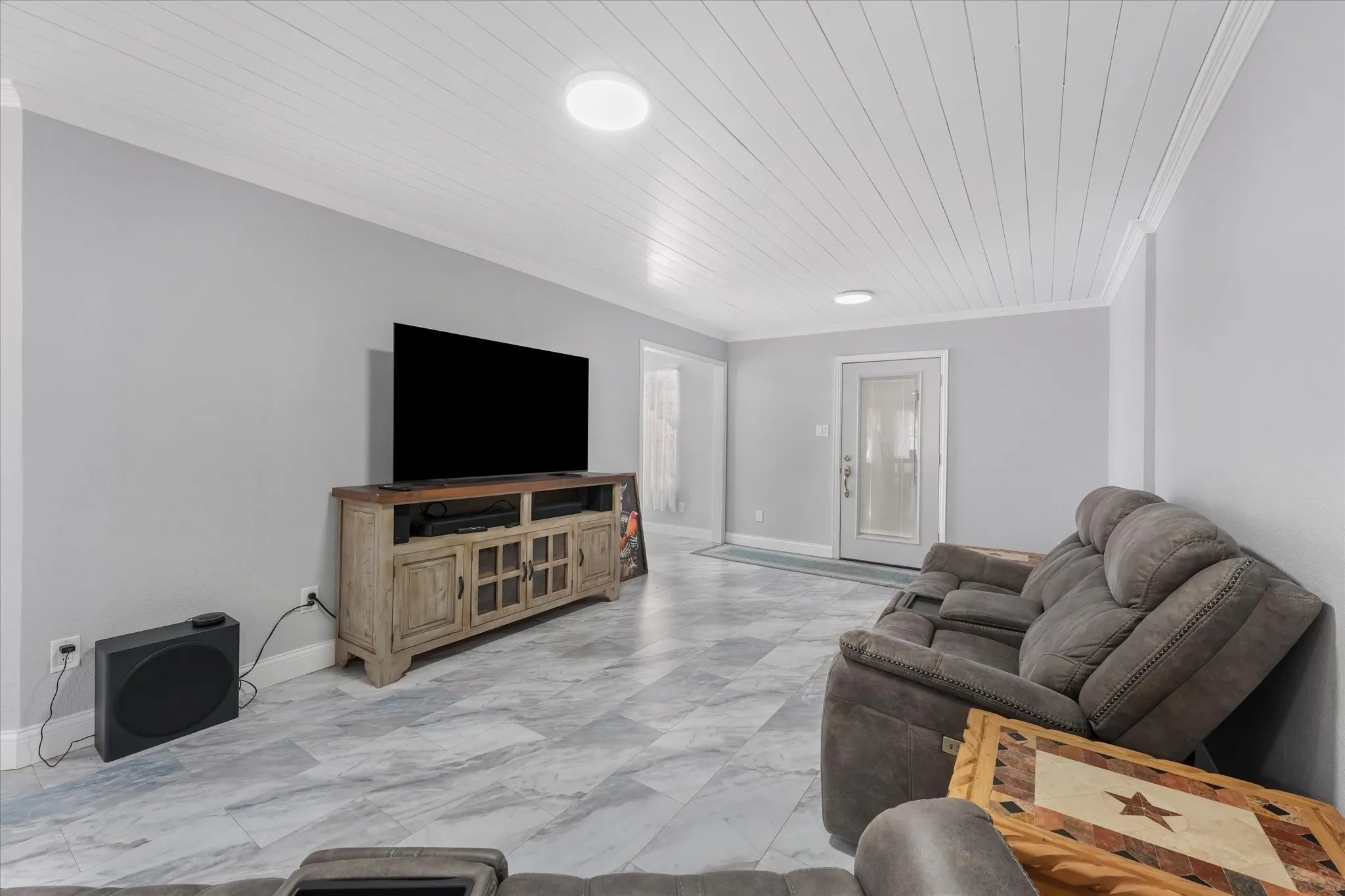 Single Family Residence For Sale in Ellis County , 102 Old Pecan, Ennis, Texas 75119, 3 Bedroom, 2 Bathroom, 2 Garage spaces, 1,579 Sqft, built in 1992, mls#21385323, Real Estate Agent in Ennis, Homes For Sale in Ellis county, Homes For Sale in Ennis, Realtor in Ennis Texas, Real Estate Brokerage Independent Realty Texas, Luminita Cordes Realtor