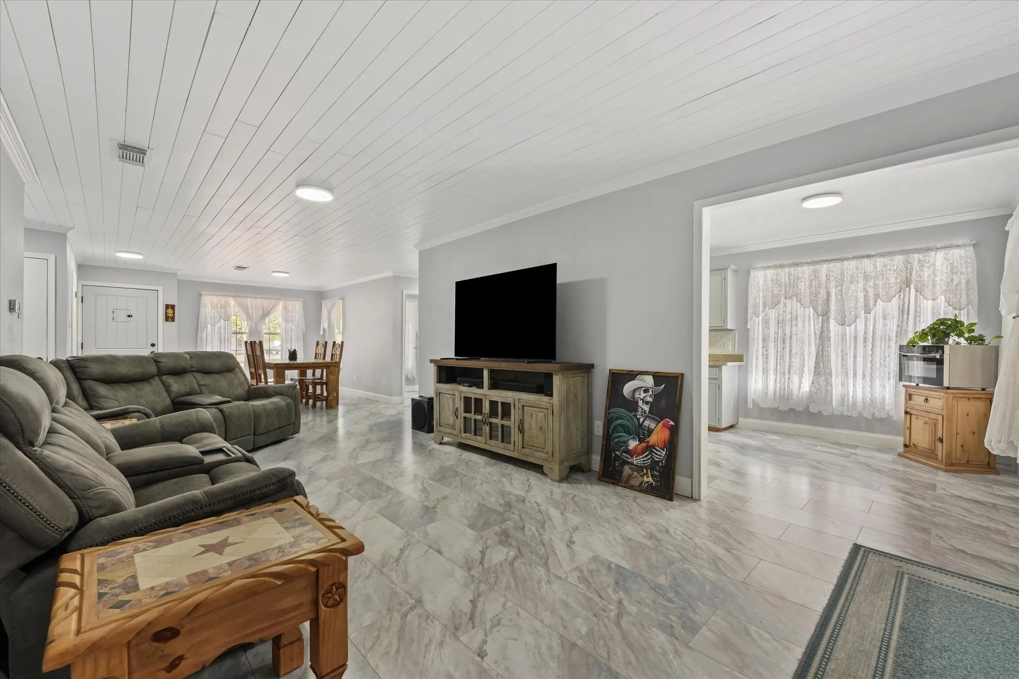 Single Family Residence For Sale in Ellis County , 102 Old Pecan, Ennis, Texas 75119, 3 Bedroom, 2 Bathroom, 2 Garage spaces, 1,579 Sqft, built in 1992, mls#21385323, Real Estate Agent in Ennis, Homes For Sale in Ellis county, Homes For Sale in Ennis, Realtor in Ennis Texas, Real Estate Brokerage Independent Realty Texas, Luminita Cordes Realtor