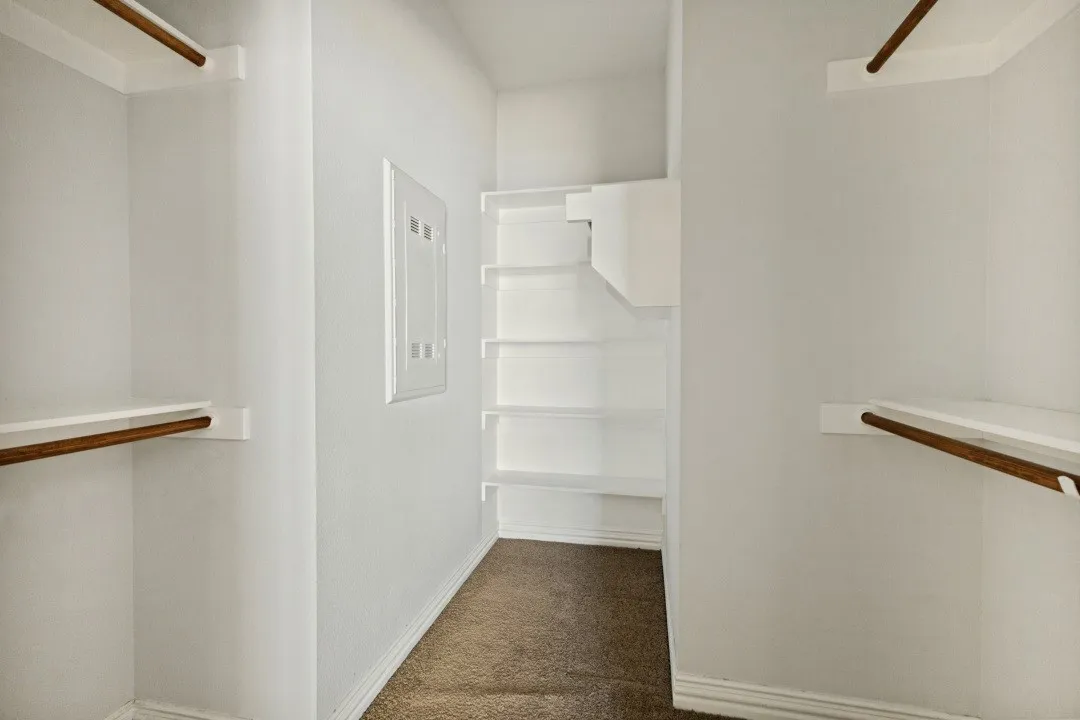 Single Family Residence For Sale in Dallas County , 612 S Moore Street, Dallas, Texas 75203, 3 Bedroom, 2 Bathroom, 2 Garage spaces, 1,506 Sqft, built in 2022, mls#21396966, Real Estate Agent in Dallas, Homes For Sale in Dallas county, Homes For Sale in Dallas, Realtor in Dallas Texas, Real Estate Brokerage Independent Realty Texas, Luminita Cordes Realtor