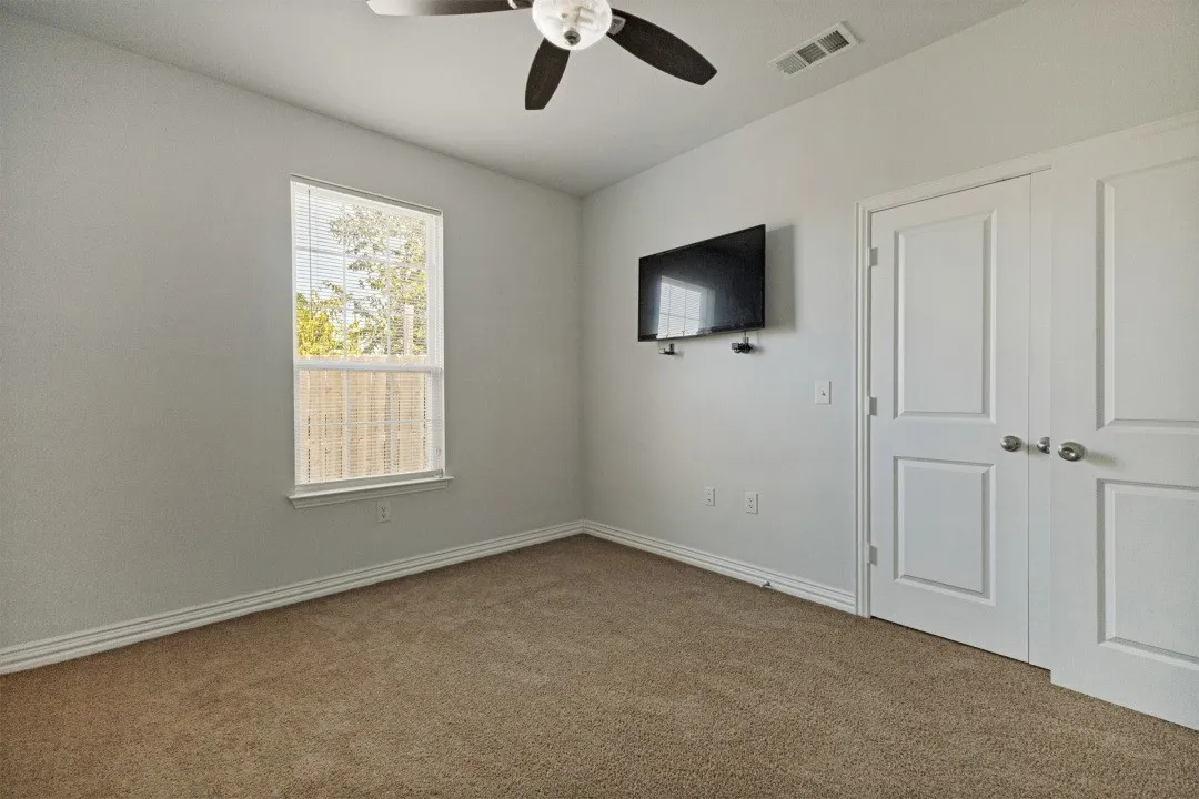 Single Family Residence For Sale in Dallas County , 612 S Moore Street, Dallas, Texas 75203, 3 Bedroom, 2 Bathroom, 2 Garage spaces, 1,506 Sqft, built in 2022, mls#21396966, Real Estate Agent in Dallas, Homes For Sale in Dallas county, Homes For Sale in Dallas, Realtor in Dallas Texas, Real Estate Brokerage Independent Realty Texas, Luminita Cordes Realtor