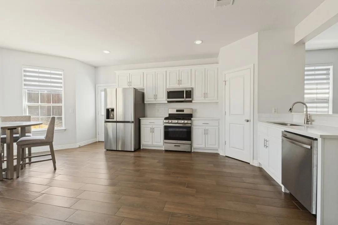 Single Family Residence For Sale in Dallas County , 612 S Moore Street, Dallas, Texas 75203, 3 Bedroom, 2 Bathroom, 2 Garage spaces, 1,506 Sqft, built in 2022, mls#21396966, Real Estate Agent in Dallas, Homes For Sale in Dallas county, Homes For Sale in Dallas, Realtor in Dallas Texas, Real Estate Brokerage Independent Realty Texas, Luminita Cordes Realtor
