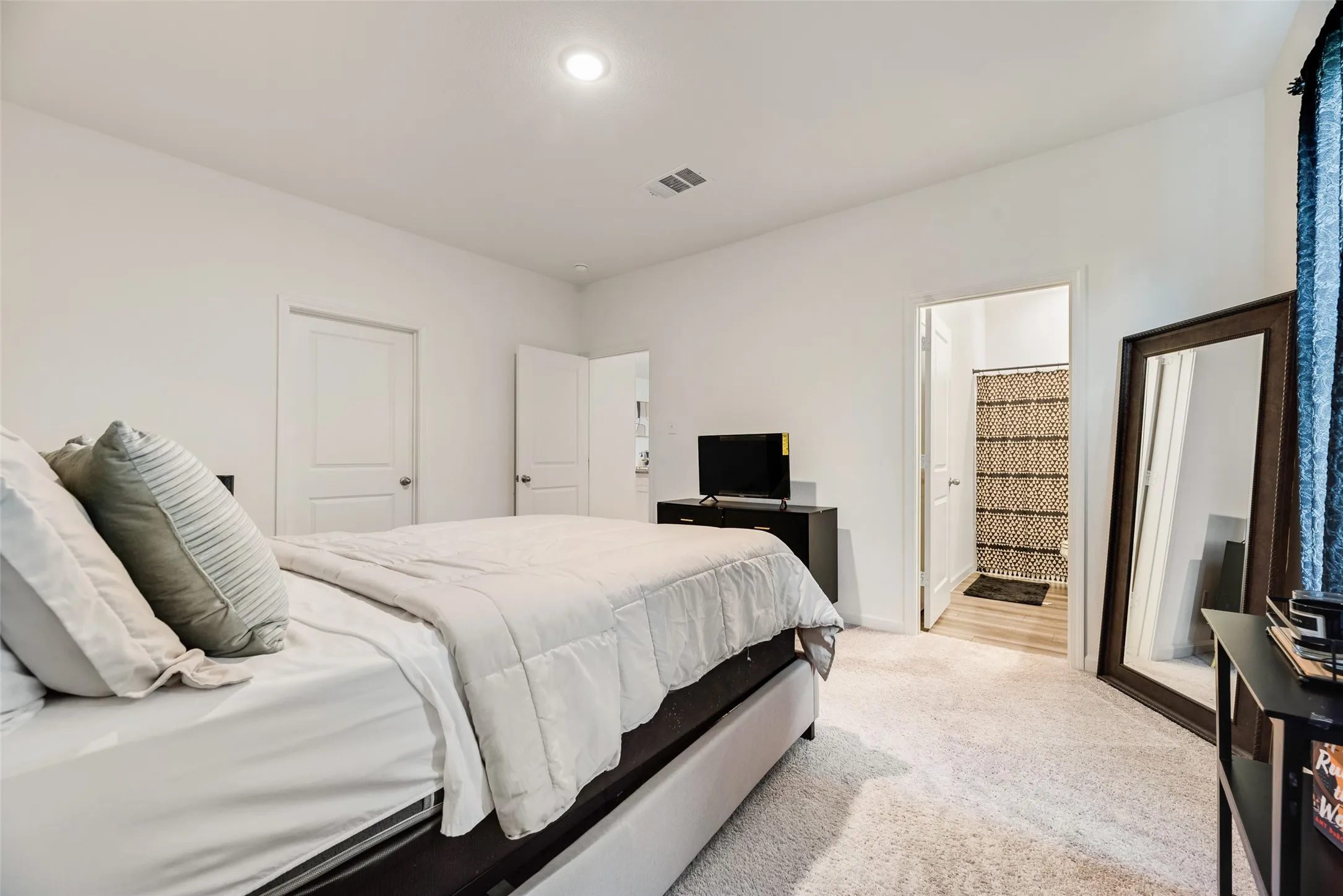 Single Family Residence For Sale in Tarrant County , 10357 Burnfoot Lane, Fort Worth, Texas 76036, 3 Bedroom, 2 Bathroom, 2 Garage spaces, 1,893 Sqft, built in 2023, mls#21396994, Real Estate Agent in Fort Worth, Homes For Sale in Tarrant county, Homes For Sale in Fort Worth, Realtor in Fort Worth Texas, Real Estate Brokerage Independent Realty Texas, Luminita Cordes Realtor