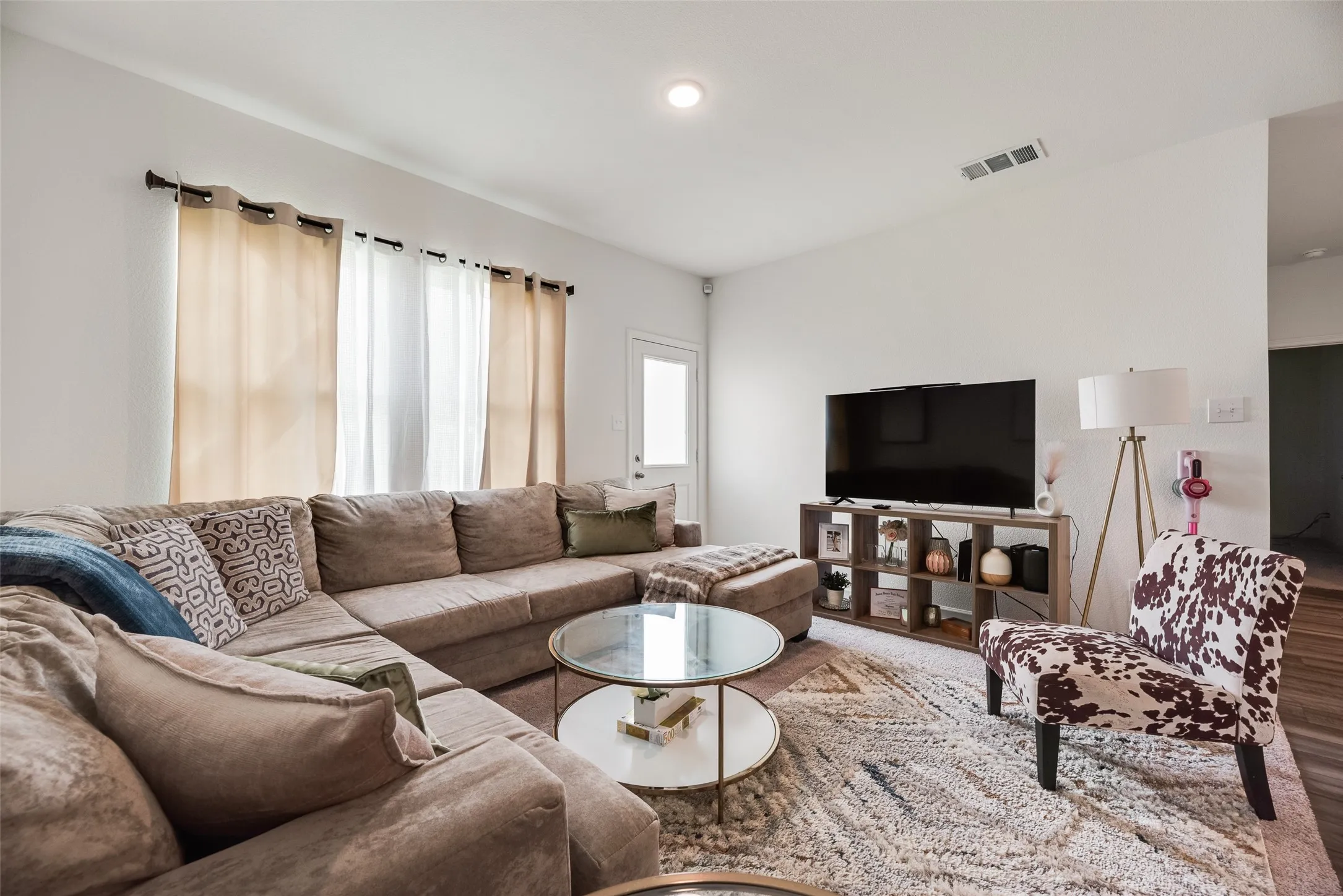 Single Family Residence For Sale in Tarrant County , 10357 Burnfoot Lane, Fort Worth, Texas 76036, 3 Bedroom, 2 Bathroom, 2 Garage spaces, 1,893 Sqft, built in 2023, mls#21396994, Real Estate Agent in Fort Worth, Homes For Sale in Tarrant county, Homes For Sale in Fort Worth, Realtor in Fort Worth Texas, Real Estate Brokerage Independent Realty Texas, Luminita Cordes Realtor