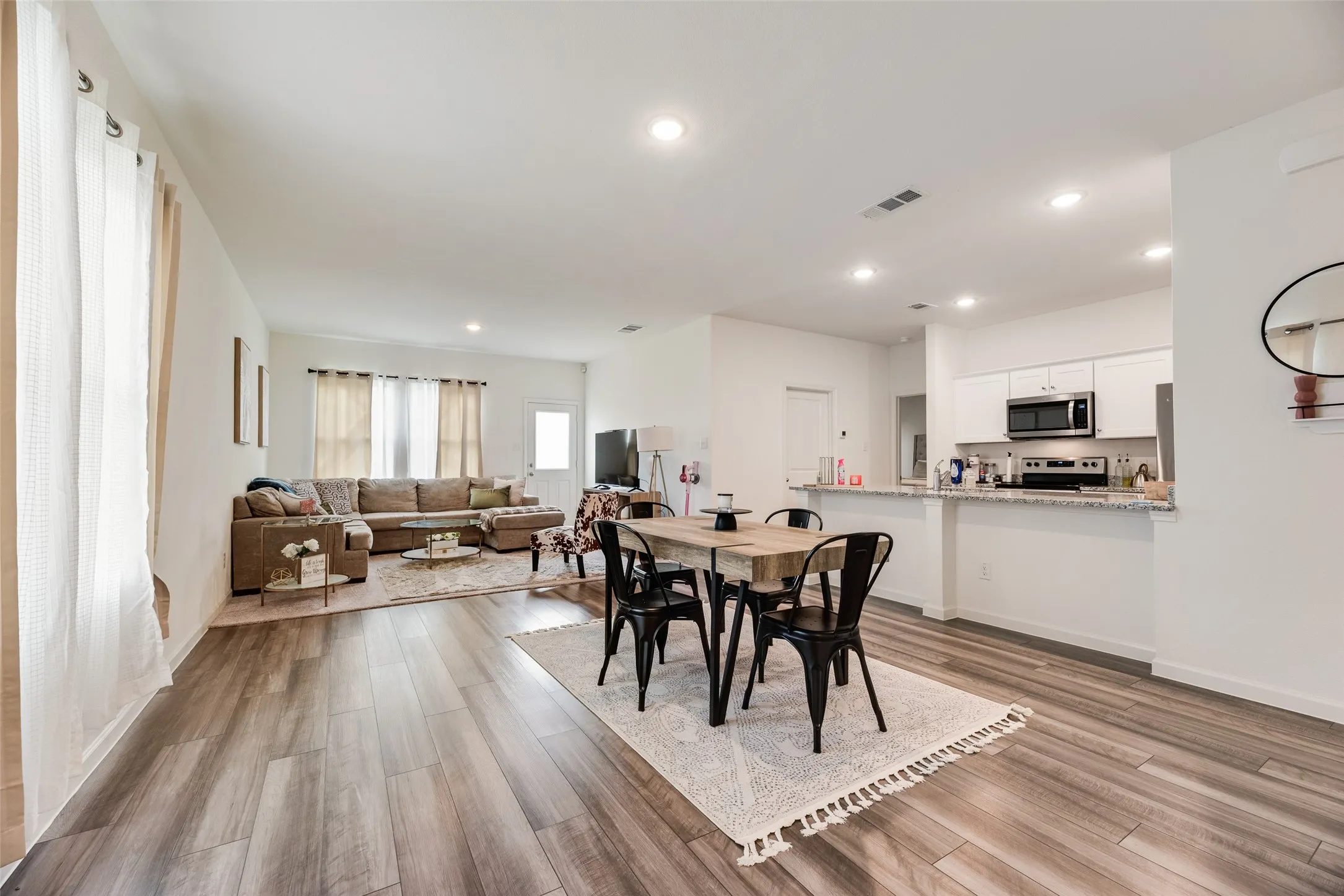 Single Family Residence For Sale in Tarrant County , 10357 Burnfoot Lane, Fort Worth, Texas 76036, 3 Bedroom, 2 Bathroom, 2 Garage spaces, 1,893 Sqft, built in 2023, mls#21396994, Real Estate Agent in Fort Worth, Homes For Sale in Tarrant county, Homes For Sale in Fort Worth, Realtor in Fort Worth Texas, Real Estate Brokerage Independent Realty Texas, Luminita Cordes Realtor
