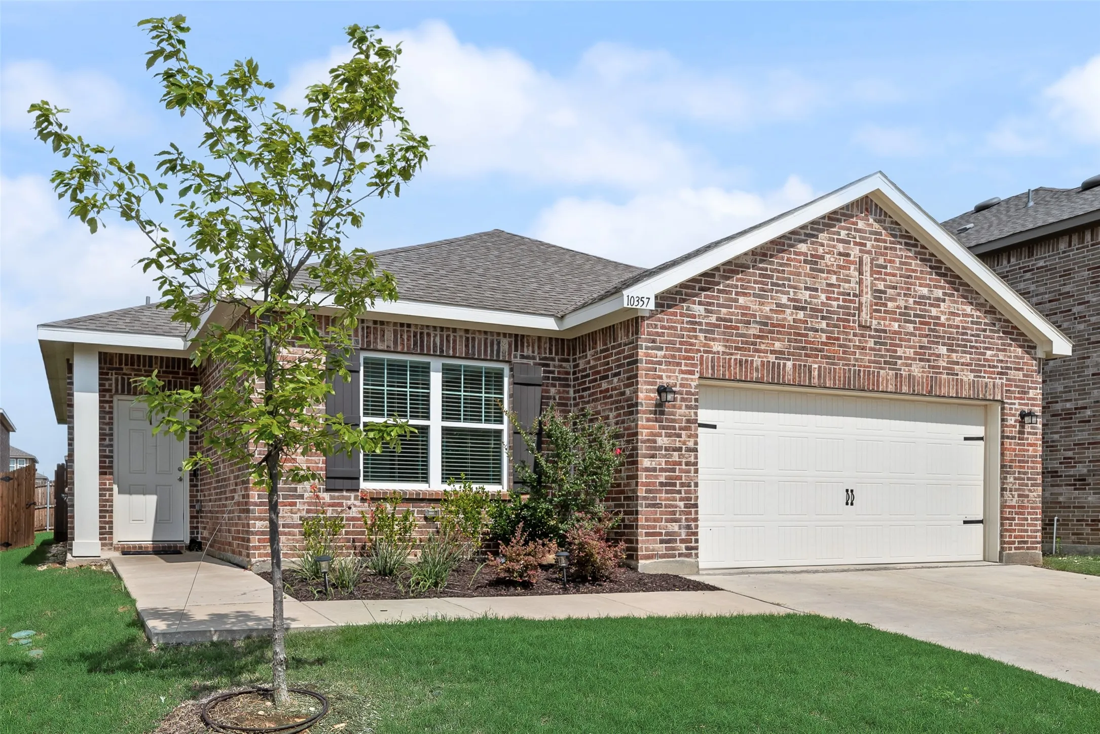 Single Family Residence For Sale in Tarrant County , 10357 Burnfoot Lane, Fort Worth, Texas 76036, 3 Bedroom, 2 Bathroom, 2 Garage spaces, 1,893 Sqft, built in 2023, mls#21396994, Real Estate Agent in Fort Worth, Homes For Sale in Tarrant county, Homes For Sale in Fort Worth, Realtor in Fort Worth Texas, Real Estate Brokerage Independent Realty Texas, Luminita Cordes Realtor