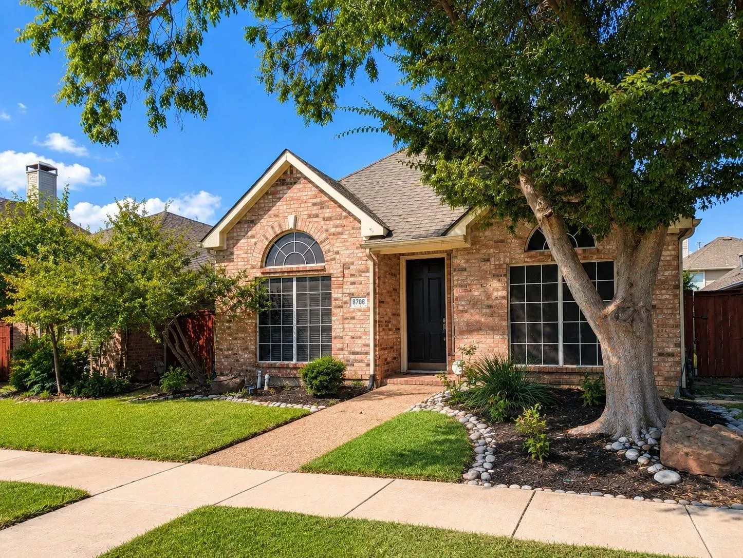 Single Family Residence For Rent in Dallas County , 8708 Wellington Road, Irving, Texas 75063, 3 Bedroom, 2 Bathroom, 2 Garage spaces, 1,666 Sqft, built in 1994, mls#21396993, Real Estate Agent in Irving, Homes For Rent in Dallas county, Homes For Rent in Irving, Realtor in Irving Texas, Real Estate Brokerage Independent Realty Texas, Luminita Cordes Realtor