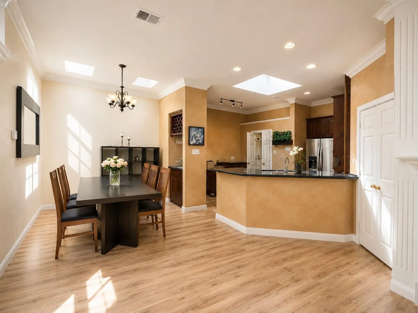 Single Family Residence For Rent in Dallas County , 8708 Wellington Road, Irving, Texas 75063, 3 Bedroom, 2 Bathroom, 2 Garage spaces, 1,666 Sqft, built in 1994, mls#21396993, Real Estate Agent in Irving, Homes For Rent in Dallas county, Homes For Rent in Irving, Realtor in Irving Texas, Real Estate Brokerage Independent Realty Texas, Luminita Cordes Realtor