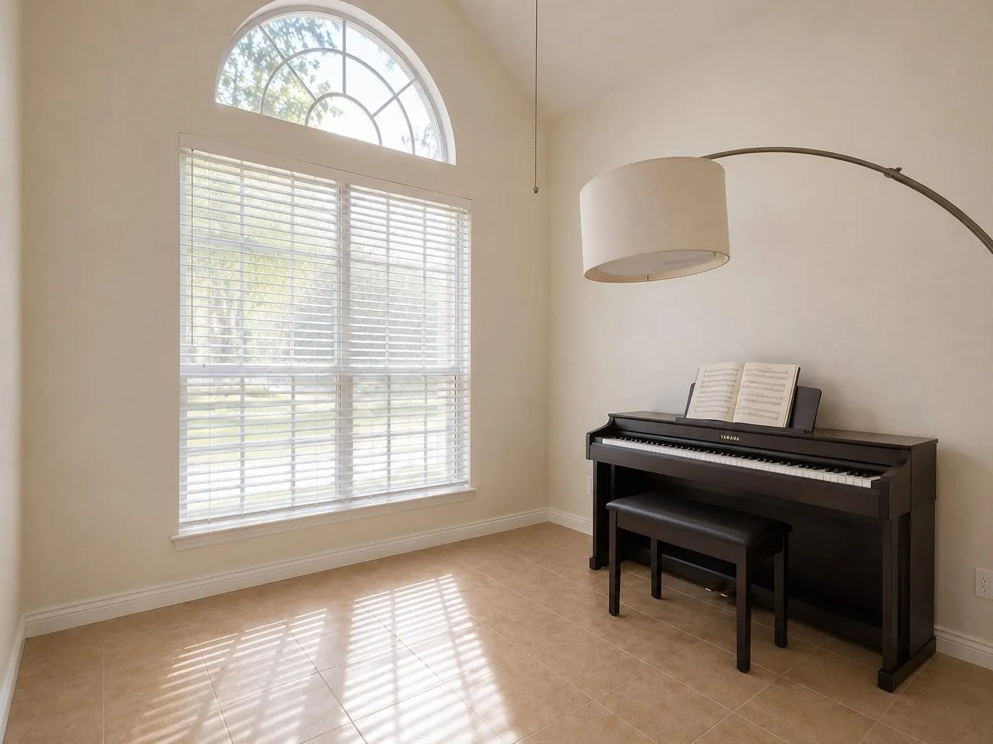 Single Family Residence For Rent in Dallas County , 8708 Wellington Road, Irving, Texas 75063, 3 Bedroom, 2 Bathroom, 2 Garage spaces, 1,666 Sqft, built in 1994, mls#21396993, Real Estate Agent in Irving, Homes For Rent in Dallas county, Homes For Rent in Irving, Realtor in Irving Texas, Real Estate Brokerage Independent Realty Texas, Luminita Cordes Realtor