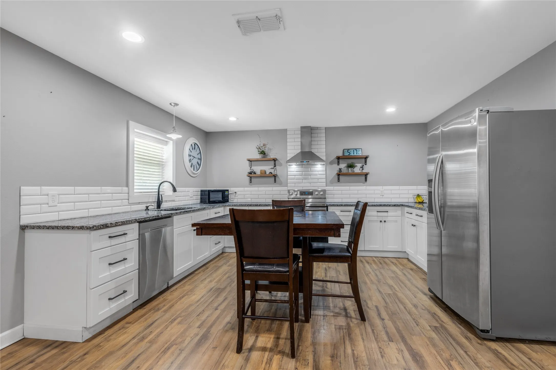 Single Family Residence For Sale in Rains County , 6792 N State Highway 19, Emory, Texas 75440, 2 Bedroom, 1 Bathroom, 3 Garage spaces, 1,296 Sqft, built in 2019, mls#21395445, Real Estate Agent in Emory, Homes For Sale in Rains county, Homes For Sale in Emory, Realtor in Emory Texas, Real Estate Brokerage Independent Realty Texas, Luminita Cordes Realtor