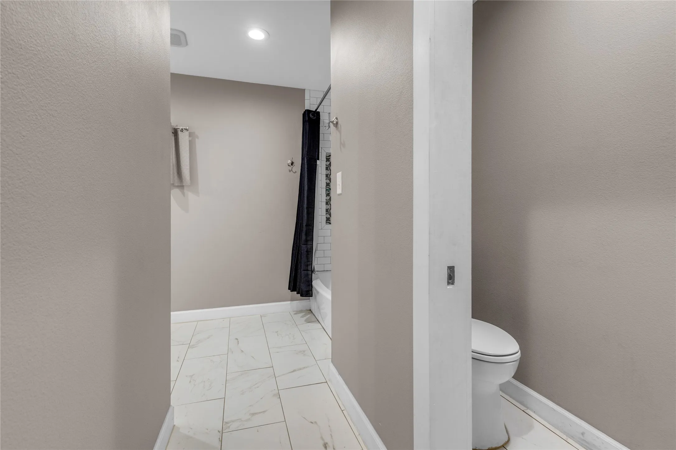 Single Family Residence For Sale in Rains County , 6792 N State Highway 19, Emory, Texas 75440, 2 Bedroom, 1 Bathroom, 3 Garage spaces, 1,296 Sqft, built in 2019, mls#21395445, Real Estate Agent in Emory, Homes For Sale in Rains county, Homes For Sale in Emory, Realtor in Emory Texas, Real Estate Brokerage Independent Realty Texas, Luminita Cordes Realtor