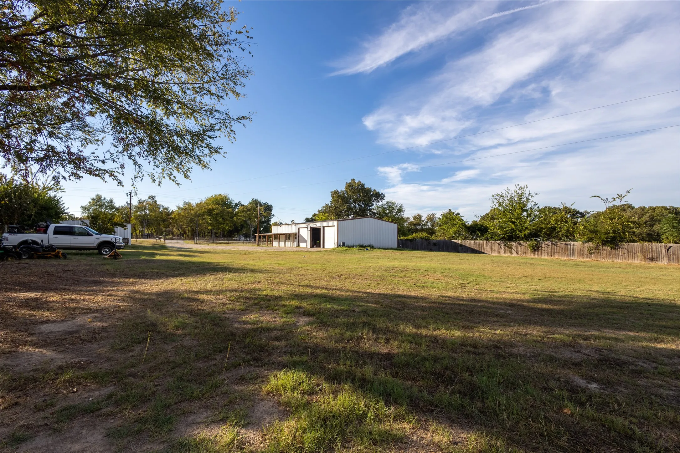 Single Family Residence For Sale in Rains County , 6792 N State Highway 19, Emory, Texas 75440, 2 Bedroom, 1 Bathroom, 3 Garage spaces, 1,296 Sqft, built in 2019, mls#21395445, Real Estate Agent in Emory, Homes For Sale in Rains county, Homes For Sale in Emory, Realtor in Emory Texas, Real Estate Brokerage Independent Realty Texas, Luminita Cordes Realtor