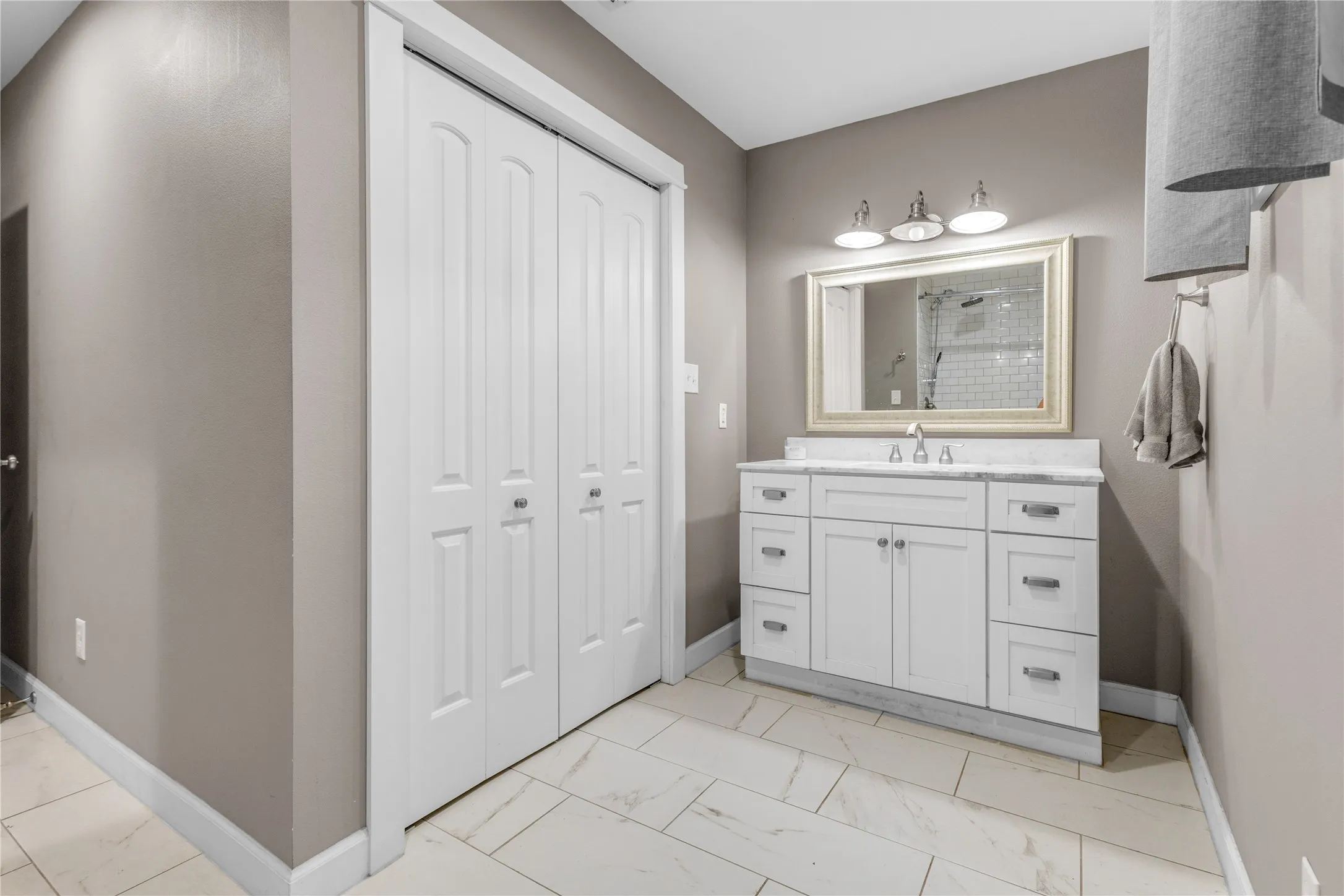 Single Family Residence For Sale in Rains County , 6792 N State Highway 19, Emory, Texas 75440, 2 Bedroom, 1 Bathroom, 3 Garage spaces, 1,296 Sqft, built in 2019, mls#21395445, Real Estate Agent in Emory, Homes For Sale in Rains county, Homes For Sale in Emory, Realtor in Emory Texas, Real Estate Brokerage Independent Realty Texas, Luminita Cordes Realtor