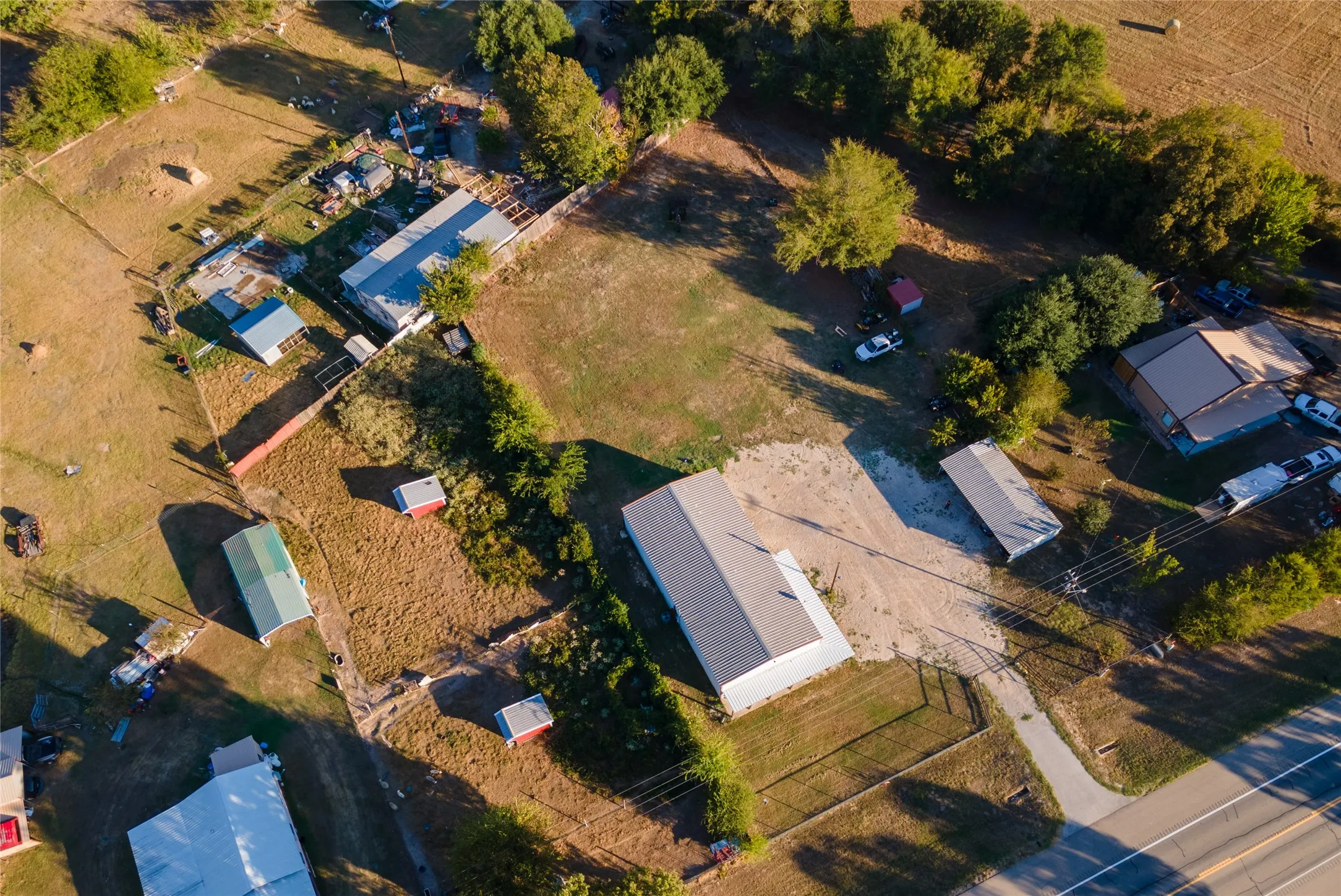 Single Family Residence For Sale in Rains County , 6792 N State Highway 19, Emory, Texas 75440, 2 Bedroom, 1 Bathroom, 3 Garage spaces, 1,296 Sqft, built in 2019, mls#21395445, Real Estate Agent in Emory, Homes For Sale in Rains county, Homes For Sale in Emory, Realtor in Emory Texas, Real Estate Brokerage Independent Realty Texas, Luminita Cordes Realtor