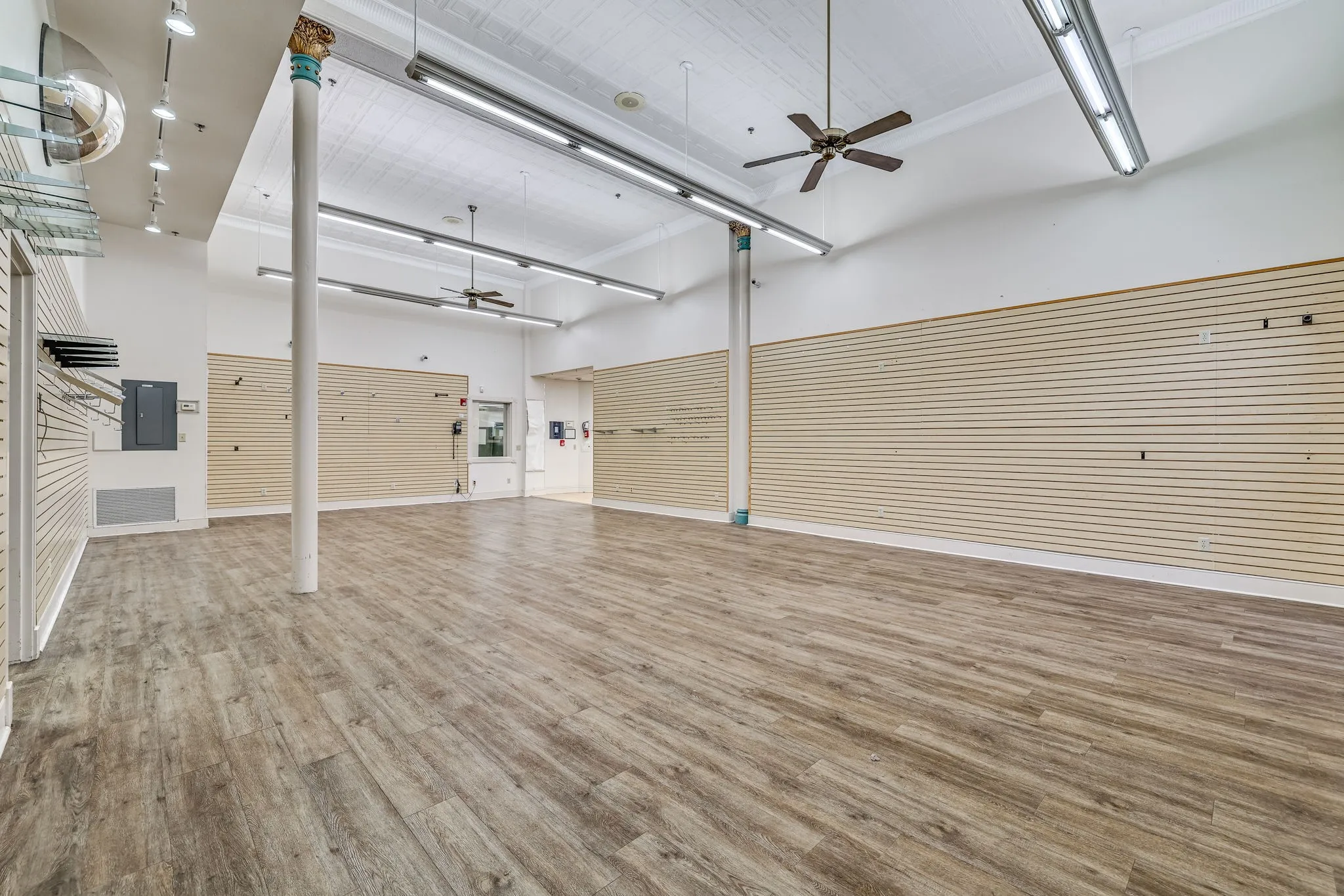 Retail For Sale in Tom Green County , 25 S Chadbourne Street, San Angelo, Texas 76903, 0, 0, Garage spaces, 0 Sqft, built in 1956, mls#21396999, Real Estate Agent in San Angelo, Homes For Sale in Tom Green county, Homes For Sale in San Angelo, Realtor in San Angelo Texas, Real Estate Brokerage Independent Realty Texas, Luminita Cordes Realtor