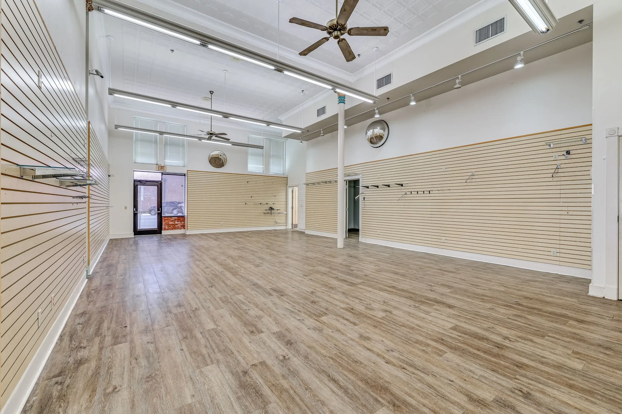 Retail For Sale in Tom Green County , 25 S Chadbourne Street, San Angelo, Texas 76903, 0, 0, Garage spaces, 0 Sqft, built in 1956, mls#21396999, Real Estate Agent in San Angelo, Homes For Sale in Tom Green county, Homes For Sale in San Angelo, Realtor in San Angelo Texas, Real Estate Brokerage Independent Realty Texas, Luminita Cordes Realtor