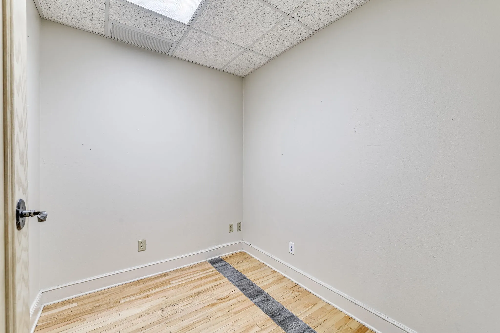 Retail For Sale in Tom Green County , 25 S Chadbourne Street, San Angelo, Texas 76903, 0, 0, Garage spaces, 0 Sqft, built in 1956, mls#21396999, Real Estate Agent in San Angelo, Homes For Sale in Tom Green county, Homes For Sale in San Angelo, Realtor in San Angelo Texas, Real Estate Brokerage Independent Realty Texas, Luminita Cordes Realtor
