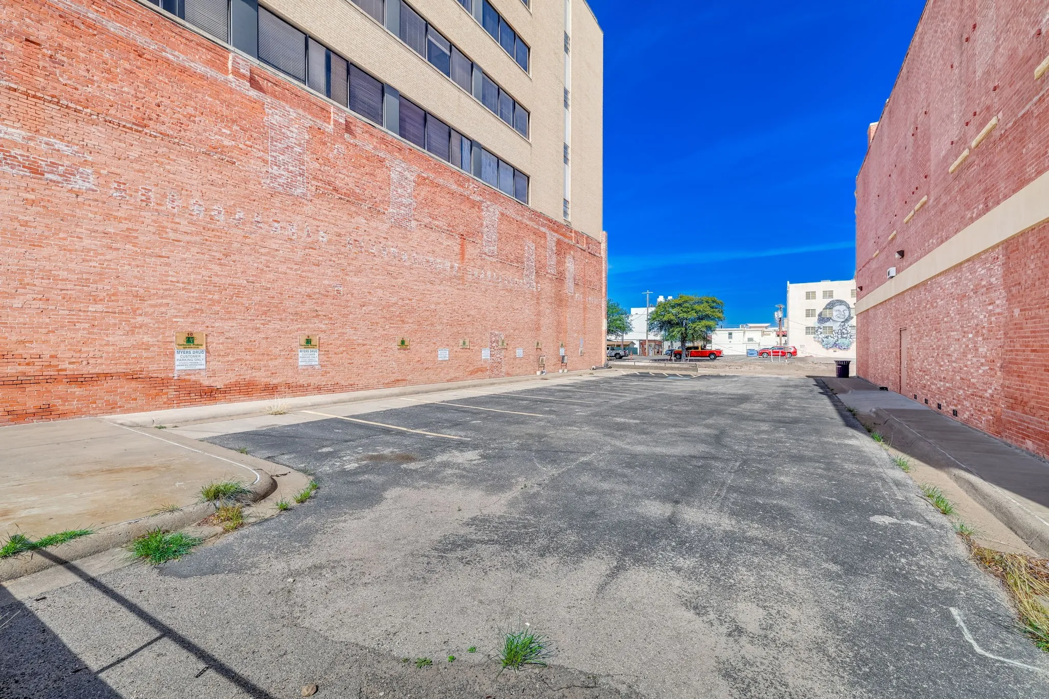 Retail For Sale in Tom Green County , 25 S Chadbourne Street, San Angelo, Texas 76903, 0, 0, Garage spaces, 0 Sqft, built in 1956, mls#21396999, Real Estate Agent in San Angelo, Homes For Sale in Tom Green county, Homes For Sale in San Angelo, Realtor in San Angelo Texas, Real Estate Brokerage Independent Realty Texas, Luminita Cordes Realtor