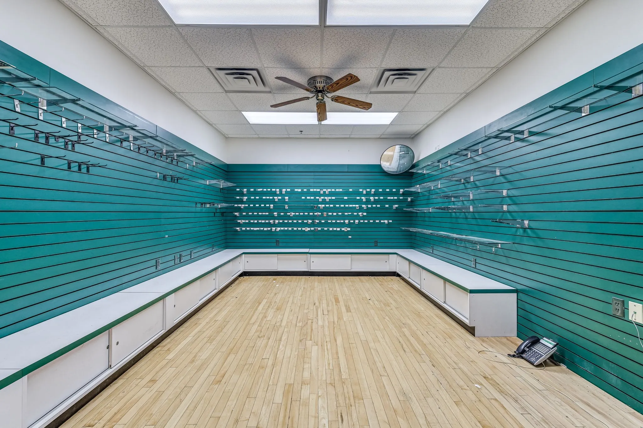 Retail For Sale in Tom Green County , 25 S Chadbourne Street, San Angelo, Texas 76903, 0, 0, Garage spaces, 0 Sqft, built in 1956, mls#21396999, Real Estate Agent in San Angelo, Homes For Sale in Tom Green county, Homes For Sale in San Angelo, Realtor in San Angelo Texas, Real Estate Brokerage Independent Realty Texas, Luminita Cordes Realtor