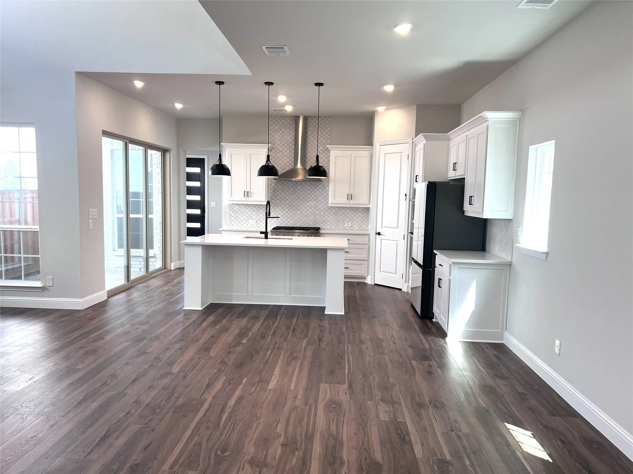 Single Family Residence For Rent in Denton County , 3579 Honeycutt Drive, Frisco, Texas 75033, 4 Bedroom, 3 Bathroom, 2 Garage spaces, 2,430 Sqft, built in 2024, mls#21397003, Real Estate Agent in Frisco, Homes For Rent in Denton county, Homes For Rent in Frisco, Realtor in Frisco Texas, Real Estate Brokerage Independent Realty Texas, Luminita Cordes Realtor