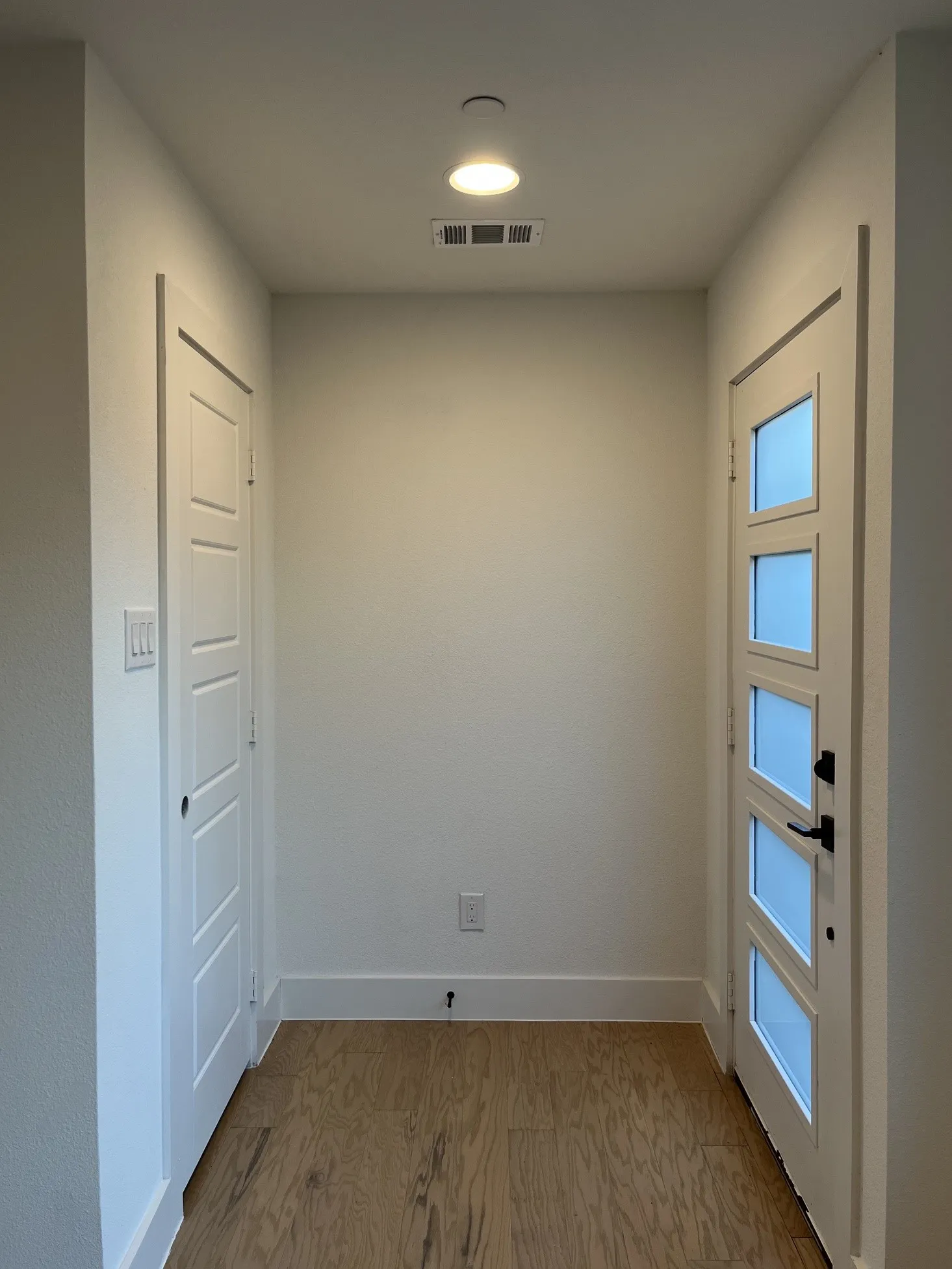 Condominium For Rent in Dallas County , 2610 Kimsey Drive 205, Dallas, Texas 75235, 2 Bedroom, 3 Bathroom, 2 Garage spaces, 1,608 Sqft, built in 2023, mls#21397006, Real Estate Agent in Dallas, Homes For Rent in Dallas county, Homes For Rent in Dallas, Realtor in Dallas Texas, Real Estate Brokerage Independent Realty Texas, Luminita Cordes Realtor