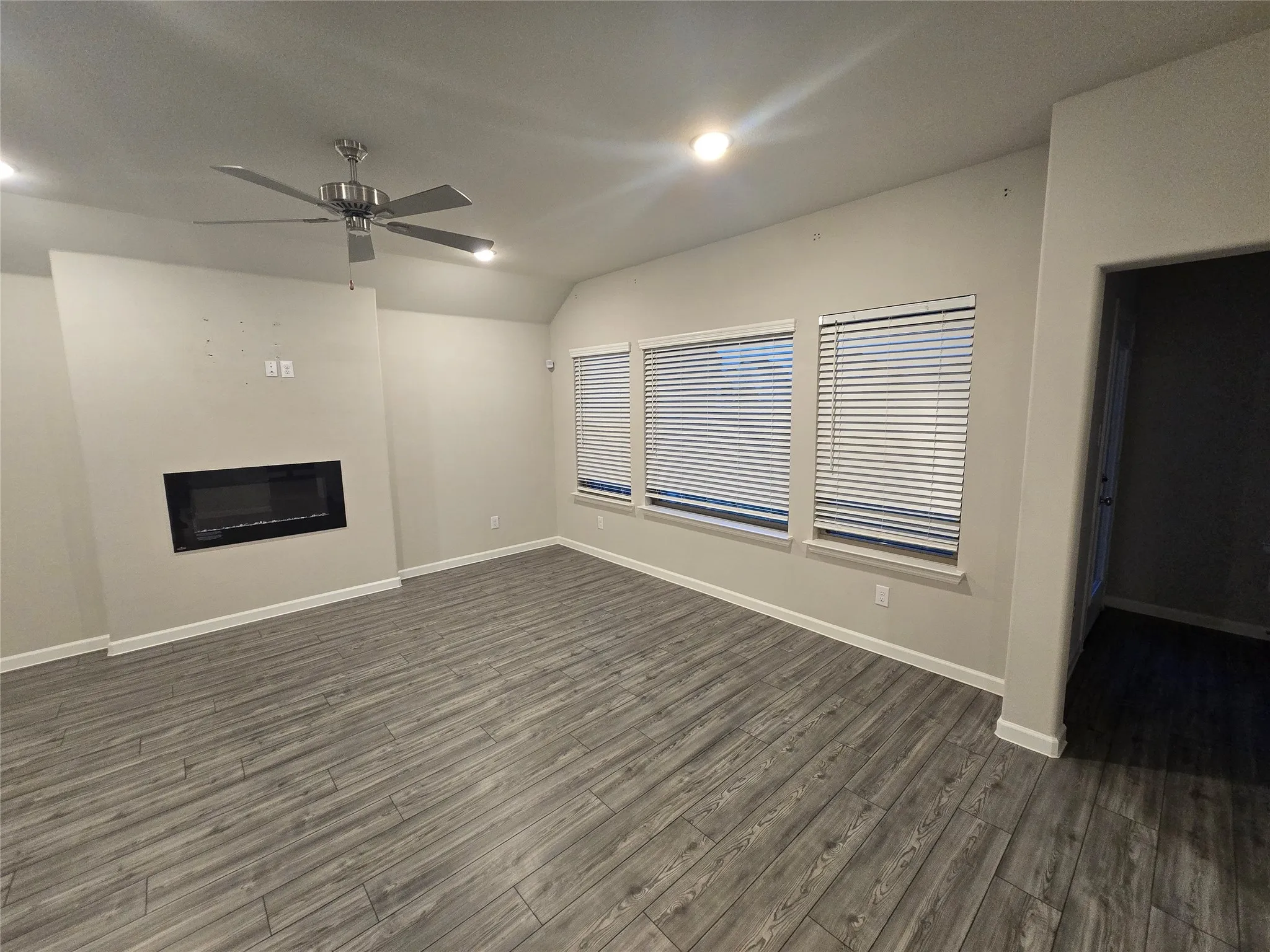 Single Family Residence For Sale in Collin County , 621 Maple Leaf Way, Princeton, Texas 75407, 4 Bedroom, 3 Bathroom, 2 Garage spaces, 2,174 Sqft, built in 2019, mls#21396995, Real Estate Agent in Princeton, Homes For Sale in Collin county, Homes For Sale in Princeton, Realtor in Princeton Texas, Real Estate Brokerage Independent Realty Texas, Luminita Cordes Realtor