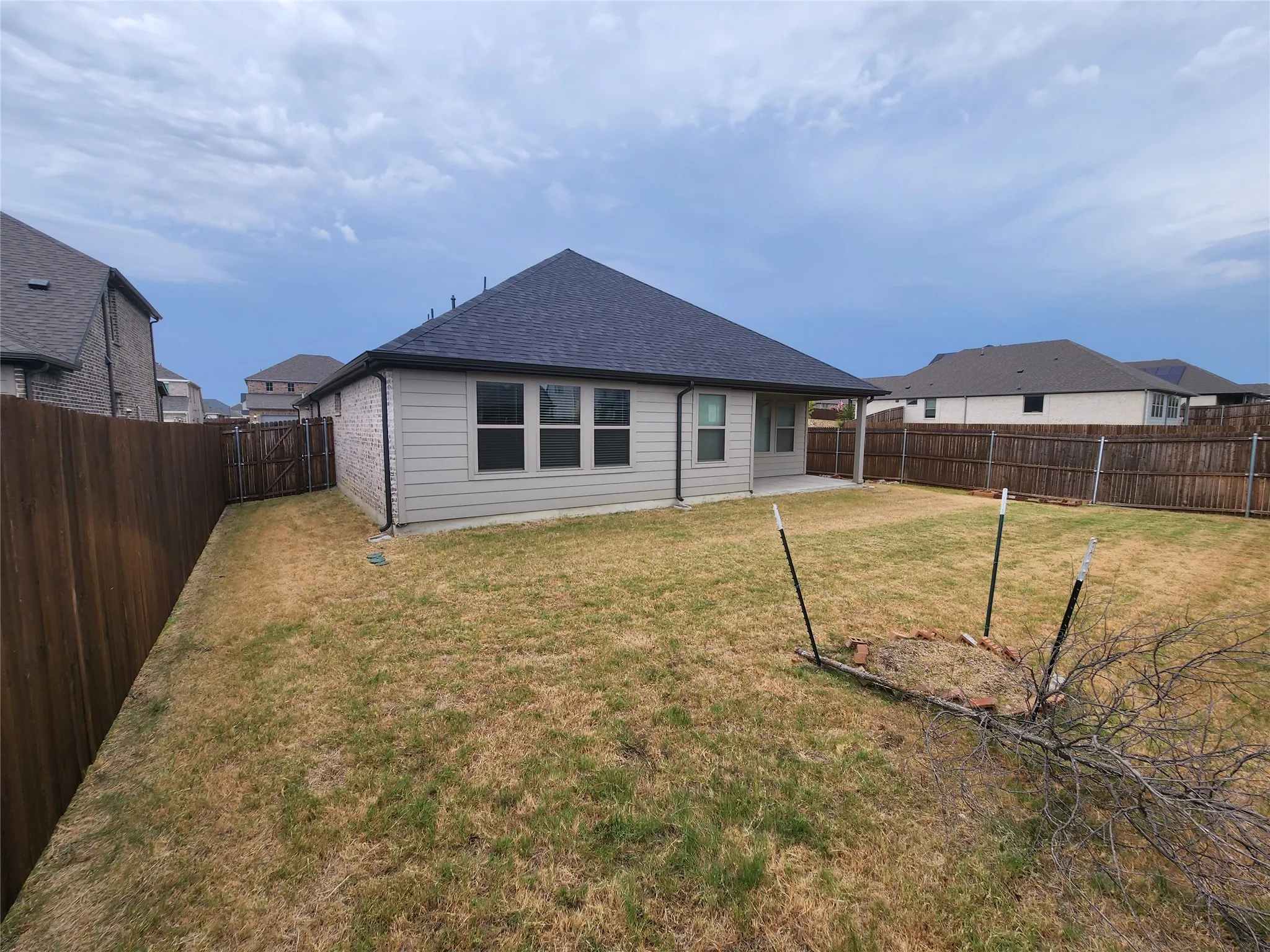Single Family Residence For Sale in Collin County , 621 Maple Leaf Way, Princeton, Texas 75407, 4 Bedroom, 3 Bathroom, 2 Garage spaces, 2,174 Sqft, built in 2019, mls#21396995, Real Estate Agent in Princeton, Homes For Sale in Collin county, Homes For Sale in Princeton, Realtor in Princeton Texas, Real Estate Brokerage Independent Realty Texas, Luminita Cordes Realtor