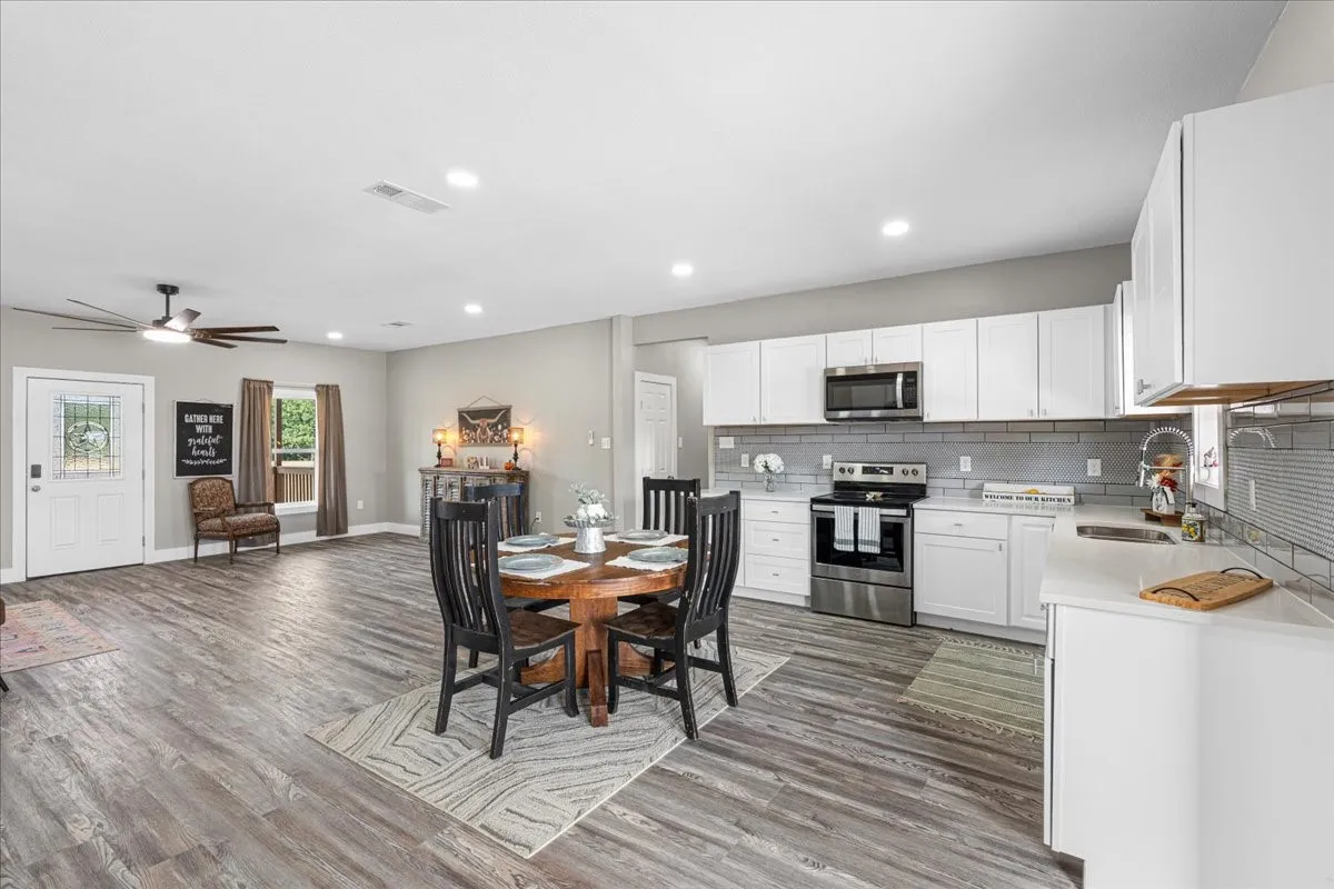 Single Family Residence For Sale in Navarro County , 6857 SW County Road 0021, Corsicana, Texas 75110, 5 Bedroom, 3 Bathroom, Garage spaces, 2,835 Sqft, built in 2024, mls#21396302, Real Estate Agent in Corsicana, Homes For Sale in Navarro county, Homes For Sale in Corsicana, Realtor in Corsicana Texas, Real Estate Brokerage Independent Realty Texas, Luminita Cordes Realtor