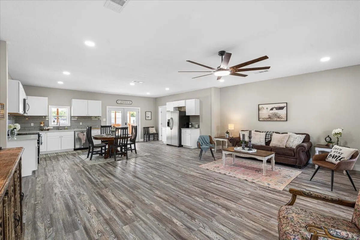 Single Family Residence For Sale in Navarro County , 6857 SW County Road 0021, Corsicana, Texas 75110, 5 Bedroom, 3 Bathroom, Garage spaces, 2,835 Sqft, built in 2024, mls#21396302, Real Estate Agent in Corsicana, Homes For Sale in Navarro county, Homes For Sale in Corsicana, Realtor in Corsicana Texas, Real Estate Brokerage Independent Realty Texas, Luminita Cordes Realtor