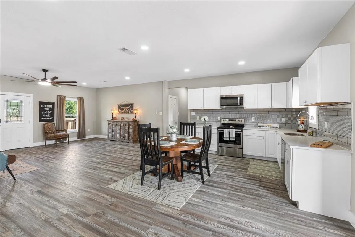 Single Family Residence For Sale in Navarro County , 6857 SW County Road 0021, Corsicana, Texas 75110, 5 Bedroom, 3 Bathroom, Garage spaces, 2,835 Sqft, built in 2024, mls#21396302, Real Estate Agent in Corsicana, Homes For Sale in Navarro county, Homes For Sale in Corsicana, Realtor in Corsicana Texas, Real Estate Brokerage Independent Realty Texas, Luminita Cordes Realtor