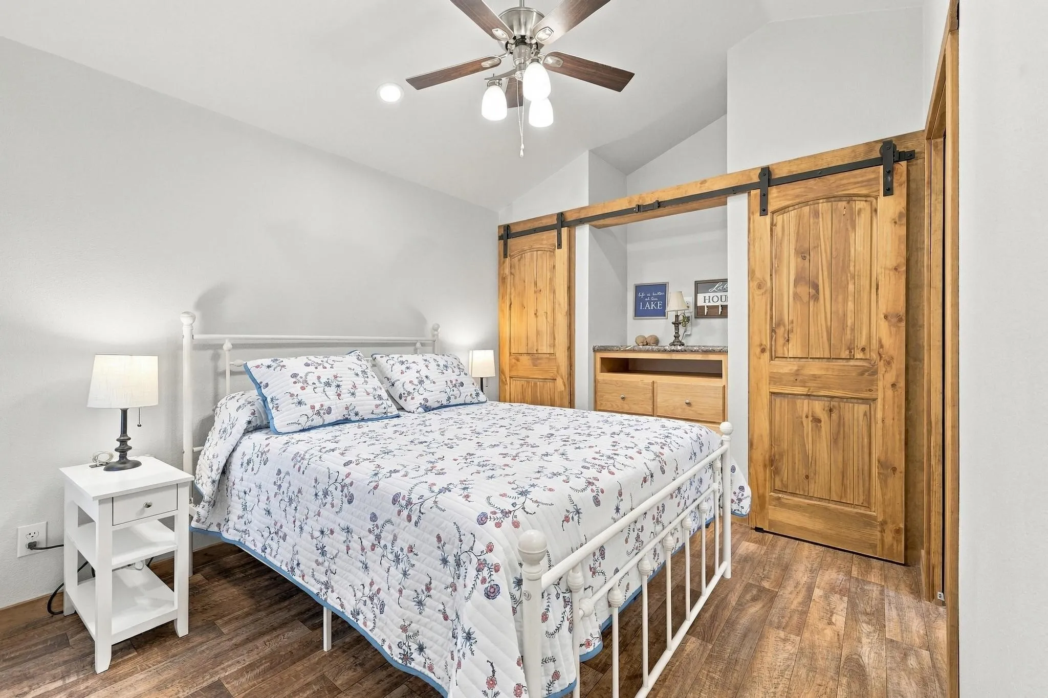 Single Family Residence For Sale in Grayson County , 140 Davidson Circle, Pottsboro, Texas 75076, 1 Bedroom, 1 Bathroom, Garage spaces, 394 Sqft, built in 2024, mls#21396355, Real Estate Agent in Pottsboro, Homes For Sale in Grayson county, Homes For Sale in Pottsboro, Realtor in Pottsboro Texas, Real Estate Brokerage Independent Realty Texas, Luminita Cordes Realtor