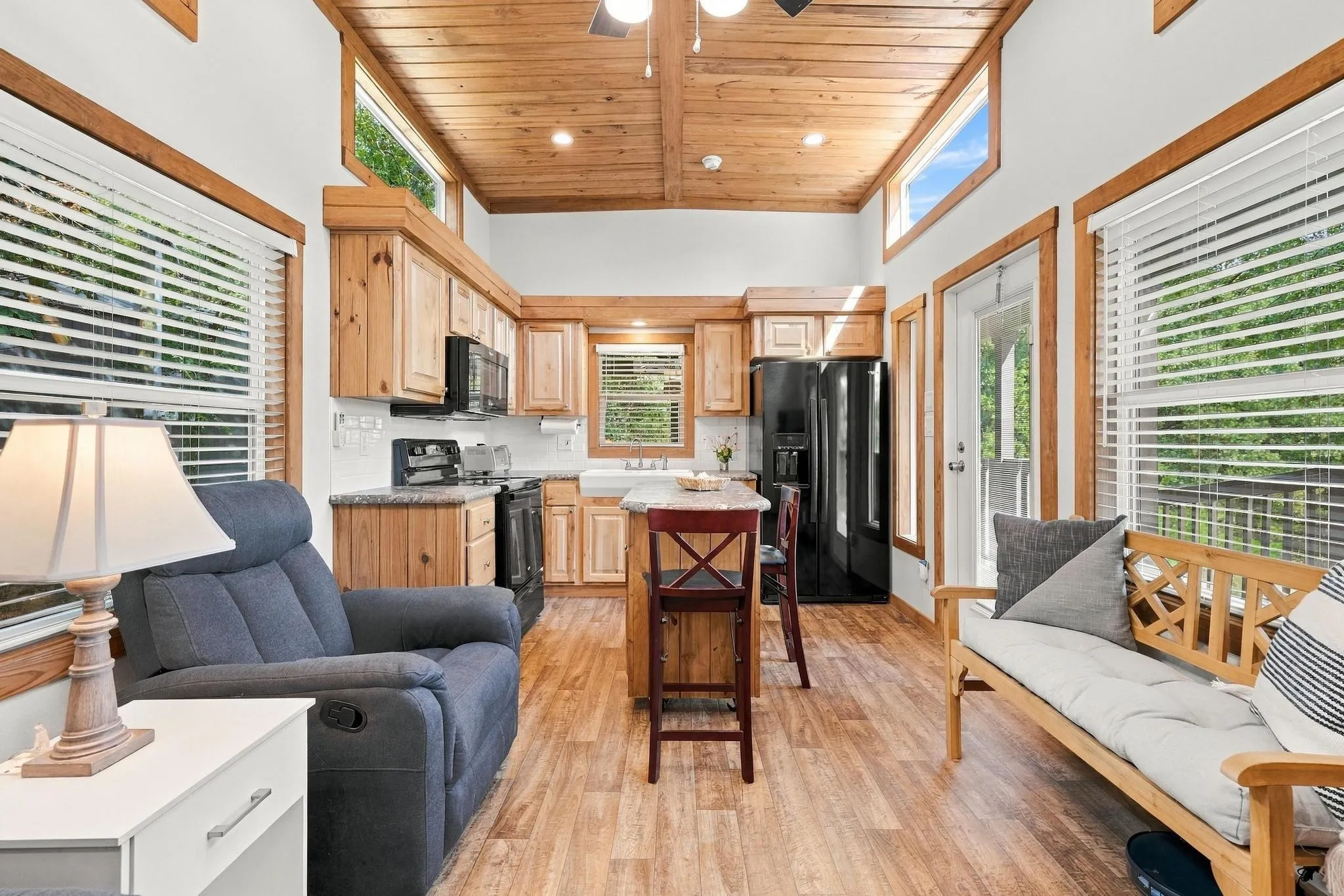 Single Family Residence For Sale in Grayson County , 140 Davidson Circle, Pottsboro, Texas 75076, 1 Bedroom, 1 Bathroom, Garage spaces, 394 Sqft, built in 2024, mls#21396355, Real Estate Agent in Pottsboro, Homes For Sale in Grayson county, Homes For Sale in Pottsboro, Realtor in Pottsboro Texas, Real Estate Brokerage Independent Realty Texas, Luminita Cordes Realtor