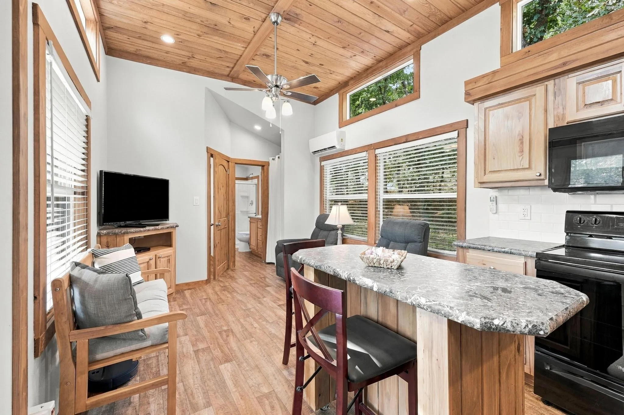 Single Family Residence For Sale in Grayson County , 140 Davidson Circle, Pottsboro, Texas 75076, 1 Bedroom, 1 Bathroom, Garage spaces, 394 Sqft, built in 2024, mls#21396355, Real Estate Agent in Pottsboro, Homes For Sale in Grayson county, Homes For Sale in Pottsboro, Realtor in Pottsboro Texas, Real Estate Brokerage Independent Realty Texas, Luminita Cordes Realtor