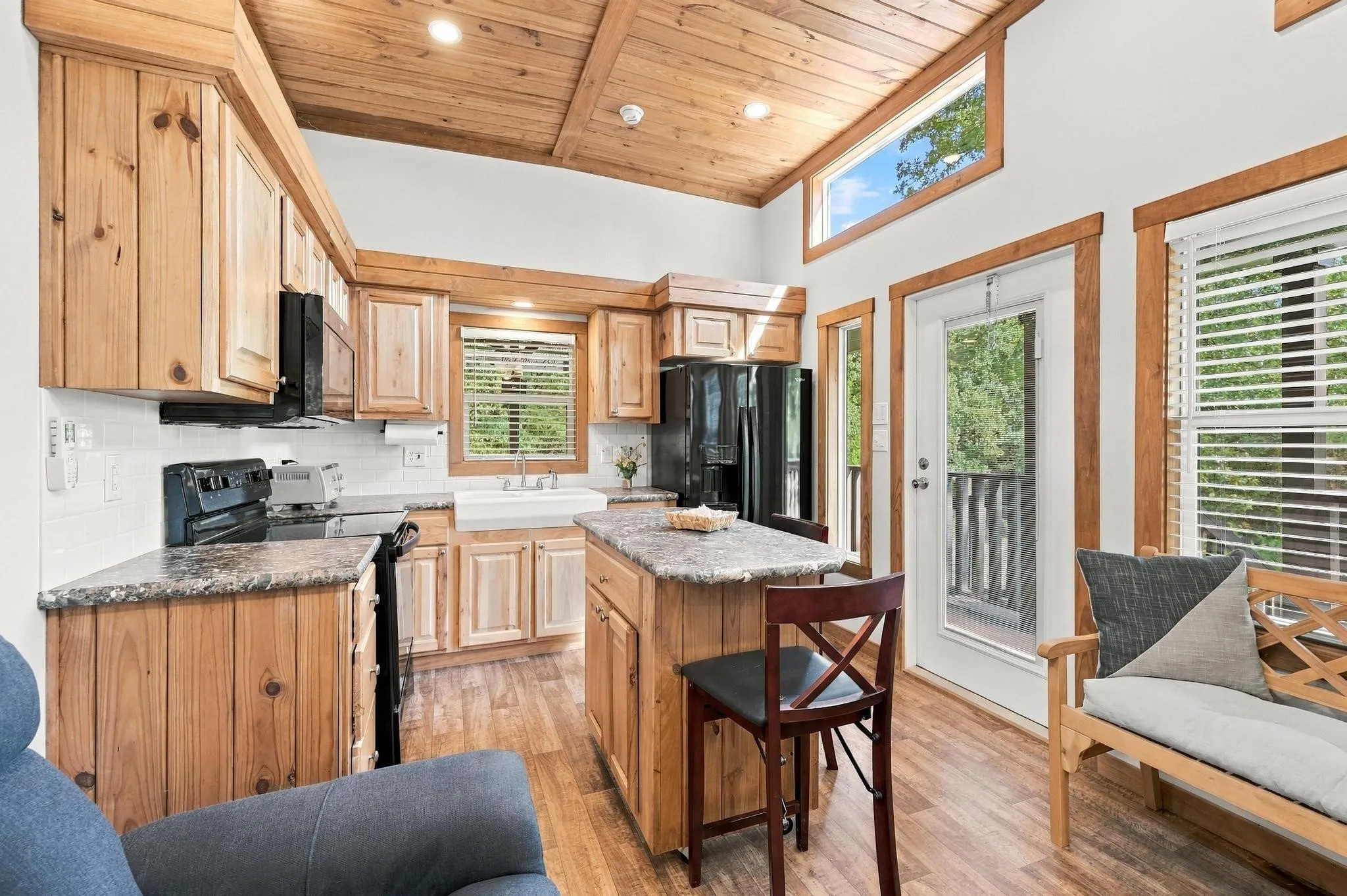 Single Family Residence For Sale in Grayson County , 140 Davidson Circle, Pottsboro, Texas 75076, 1 Bedroom, 1 Bathroom, Garage spaces, 394 Sqft, built in 2024, mls#21396355, Real Estate Agent in Pottsboro, Homes For Sale in Grayson county, Homes For Sale in Pottsboro, Realtor in Pottsboro Texas, Real Estate Brokerage Independent Realty Texas, Luminita Cordes Realtor