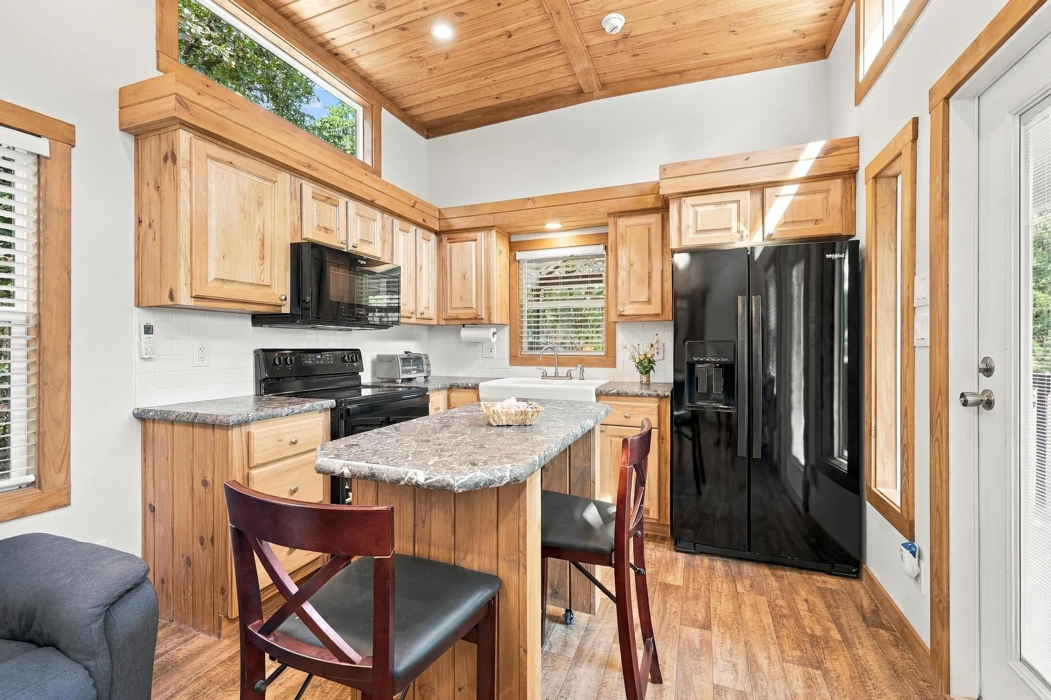 Single Family Residence For Sale in Grayson County , 140 Davidson Circle, Pottsboro, Texas 75076, 1 Bedroom, 1 Bathroom, Garage spaces, 394 Sqft, built in 2024, mls#21396355, Real Estate Agent in Pottsboro, Homes For Sale in Grayson county, Homes For Sale in Pottsboro, Realtor in Pottsboro Texas, Real Estate Brokerage Independent Realty Texas, Luminita Cordes Realtor