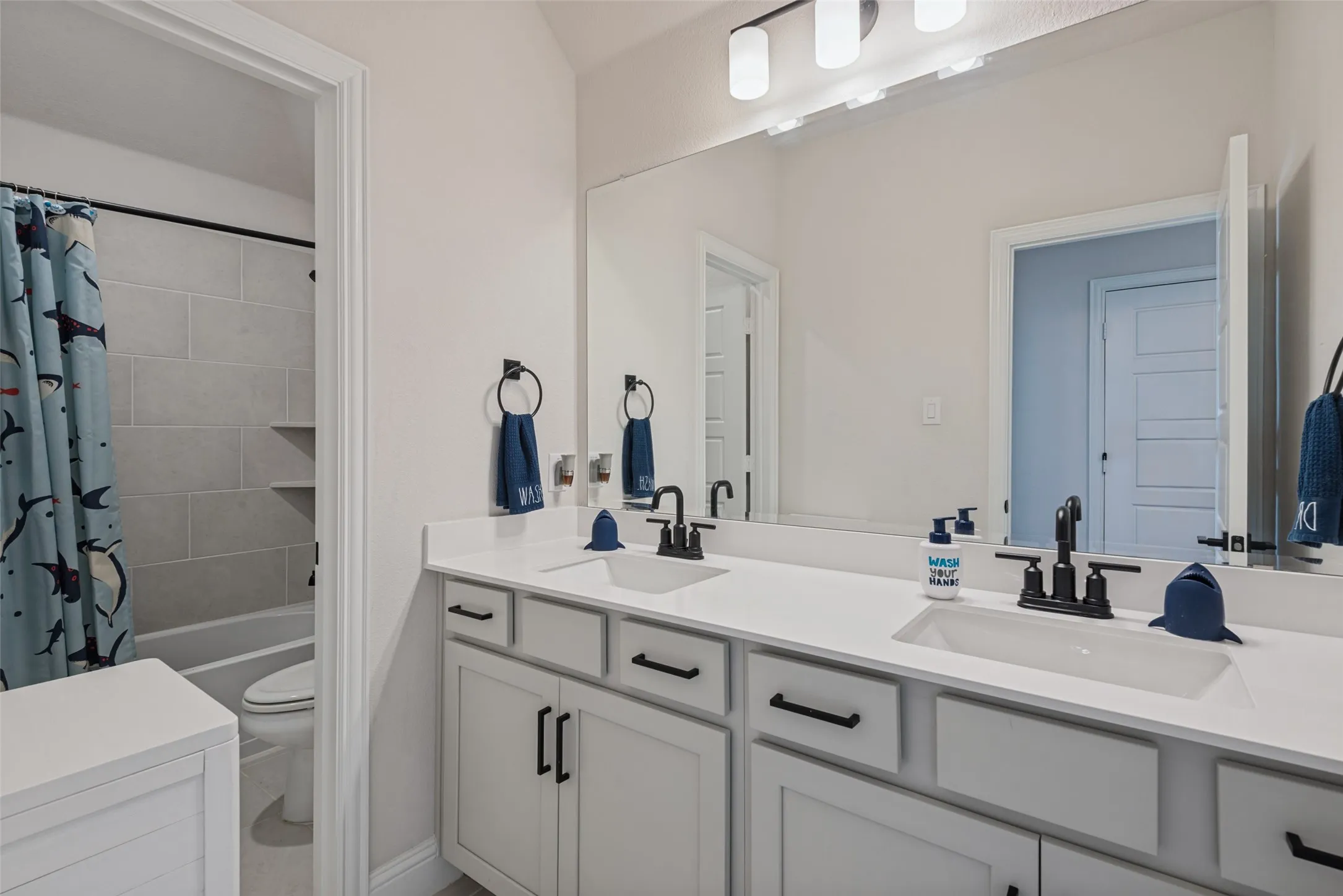 Single Family Residence For Sale in Rockwall County , 3808 Majesty Court, Heath, Texas 75032, 4 Bedroom, 4 Bathroom, 3 Garage spaces, 3,758 Sqft, built in 2024, mls#21396975, Real Estate Agent in Heath, Homes For Sale in Rockwall county, Homes For Sale in Heath, Realtor in Heath Texas, Real Estate Brokerage Independent Realty Texas, Luminita Cordes Realtor