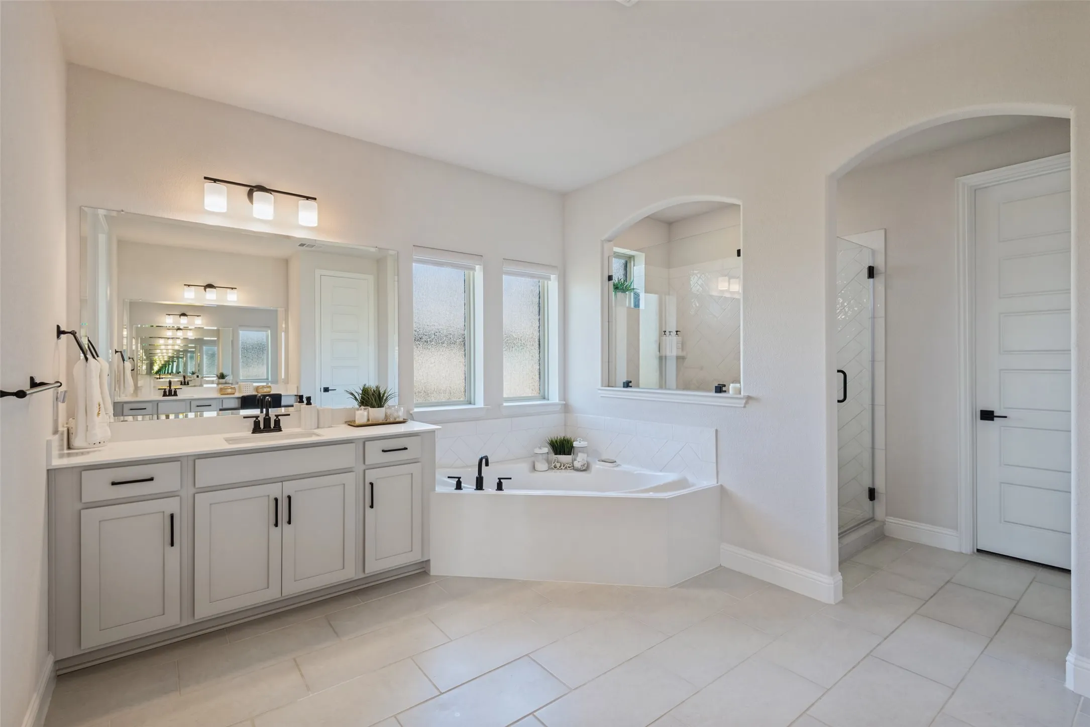 Single Family Residence For Sale in Rockwall County , 3808 Majesty Court, Heath, Texas 75032, 4 Bedroom, 4 Bathroom, 3 Garage spaces, 3,758 Sqft, built in 2024, mls#21396975, Real Estate Agent in Heath, Homes For Sale in Rockwall county, Homes For Sale in Heath, Realtor in Heath Texas, Real Estate Brokerage Independent Realty Texas, Luminita Cordes Realtor