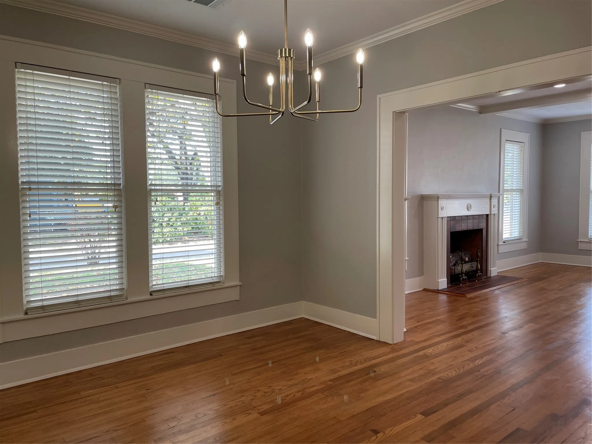 Single Family Residence For Sale in Henderson County , 300 S Prairieville Street, Athens, Texas 75751, 3 Bedroom, 2 Bathroom, 1 Garage spaces, 1,838 Sqft, built in 1937, mls#21388845, Real Estate Agent in Athens, Homes For Sale in Henderson county, Homes For Sale in Athens, Realtor in Athens Texas, Real Estate Brokerage Independent Realty Texas, Luminita Cordes Realtor