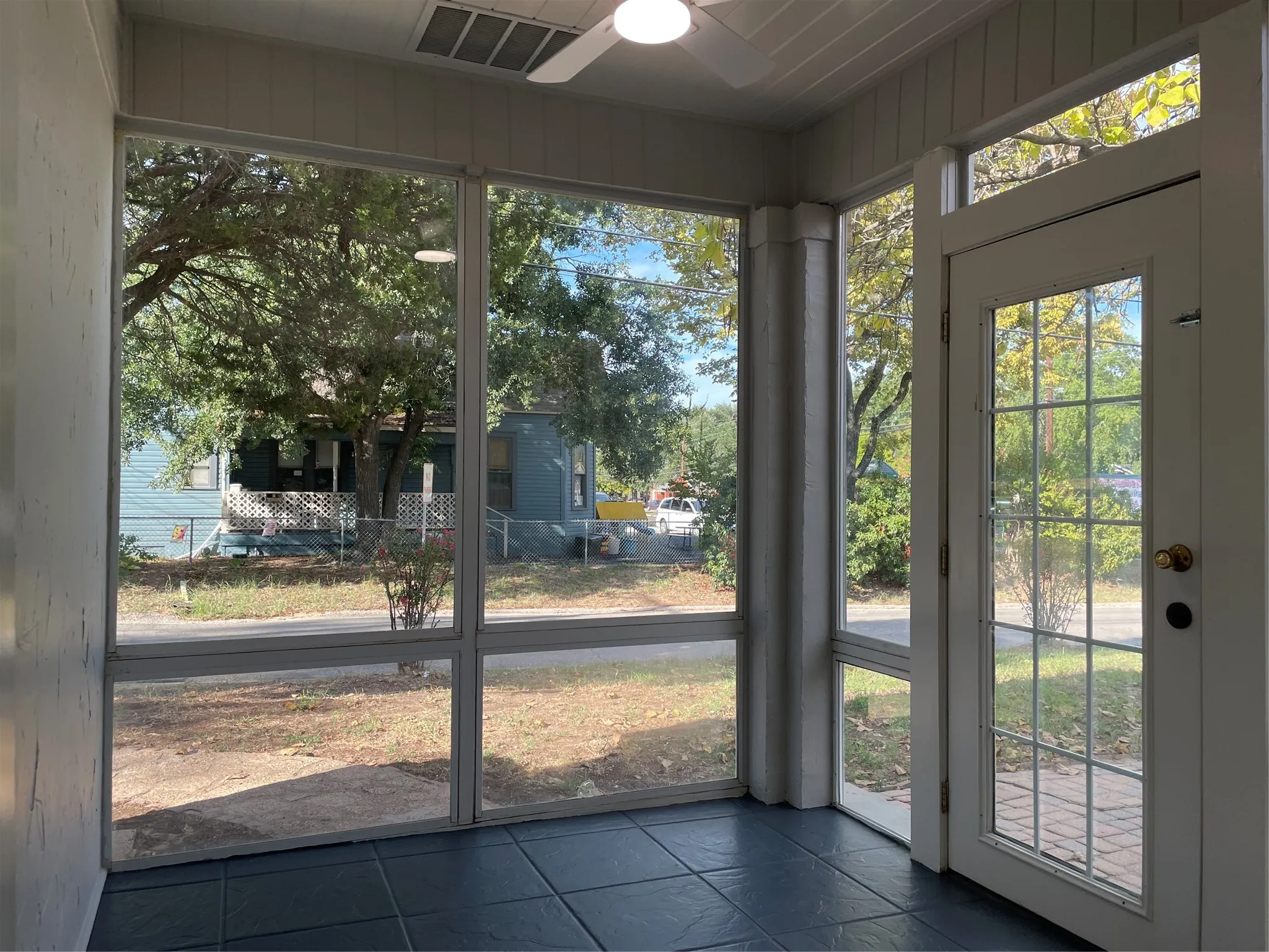 Single Family Residence For Sale in Henderson County , 300 S Prairieville Street, Athens, Texas 75751, 3 Bedroom, 2 Bathroom, 1 Garage spaces, 1,838 Sqft, built in 1937, mls#21388845, Real Estate Agent in Athens, Homes For Sale in Henderson county, Homes For Sale in Athens, Realtor in Athens Texas, Real Estate Brokerage Independent Realty Texas, Luminita Cordes Realtor