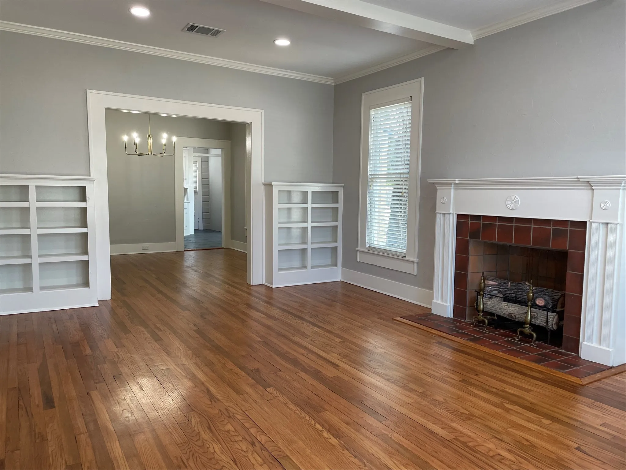 Single Family Residence For Sale in Henderson County , 300 S Prairieville Street, Athens, Texas 75751, 3 Bedroom, 2 Bathroom, 1 Garage spaces, 1,838 Sqft, built in 1937, mls#21388845, Real Estate Agent in Athens, Homes For Sale in Henderson county, Homes For Sale in Athens, Realtor in Athens Texas, Real Estate Brokerage Independent Realty Texas, Luminita Cordes Realtor