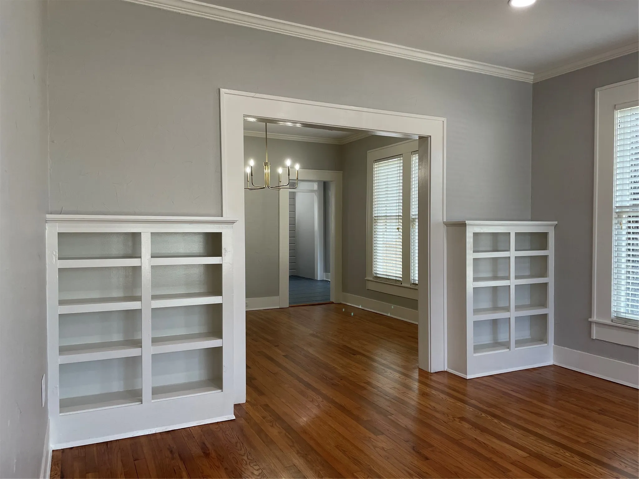 Single Family Residence For Sale in Henderson County , 300 S Prairieville Street, Athens, Texas 75751, 3 Bedroom, 2 Bathroom, 1 Garage spaces, 1,838 Sqft, built in 1937, mls#21388845, Real Estate Agent in Athens, Homes For Sale in Henderson county, Homes For Sale in Athens, Realtor in Athens Texas, Real Estate Brokerage Independent Realty Texas, Luminita Cordes Realtor