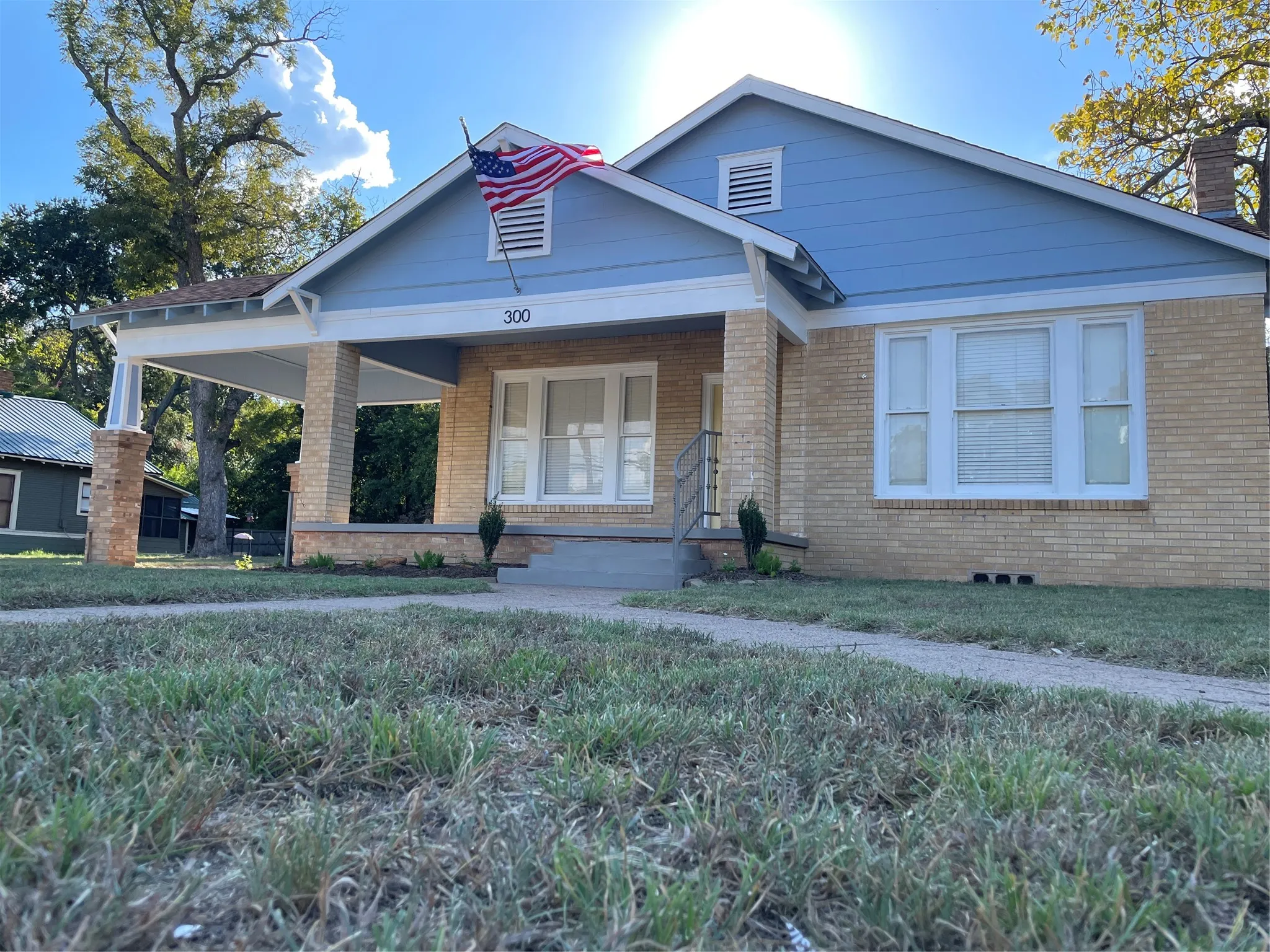 Single Family Residence For Sale in Henderson County , 300 S Prairieville Street, Athens, Texas 75751, 3 Bedroom, 2 Bathroom, 1 Garage spaces, 1,838 Sqft, built in 1937, mls#21388845, Real Estate Agent in Athens, Homes For Sale in Henderson county, Homes For Sale in Athens, Realtor in Athens Texas, Real Estate Brokerage Independent Realty Texas, Luminita Cordes Realtor