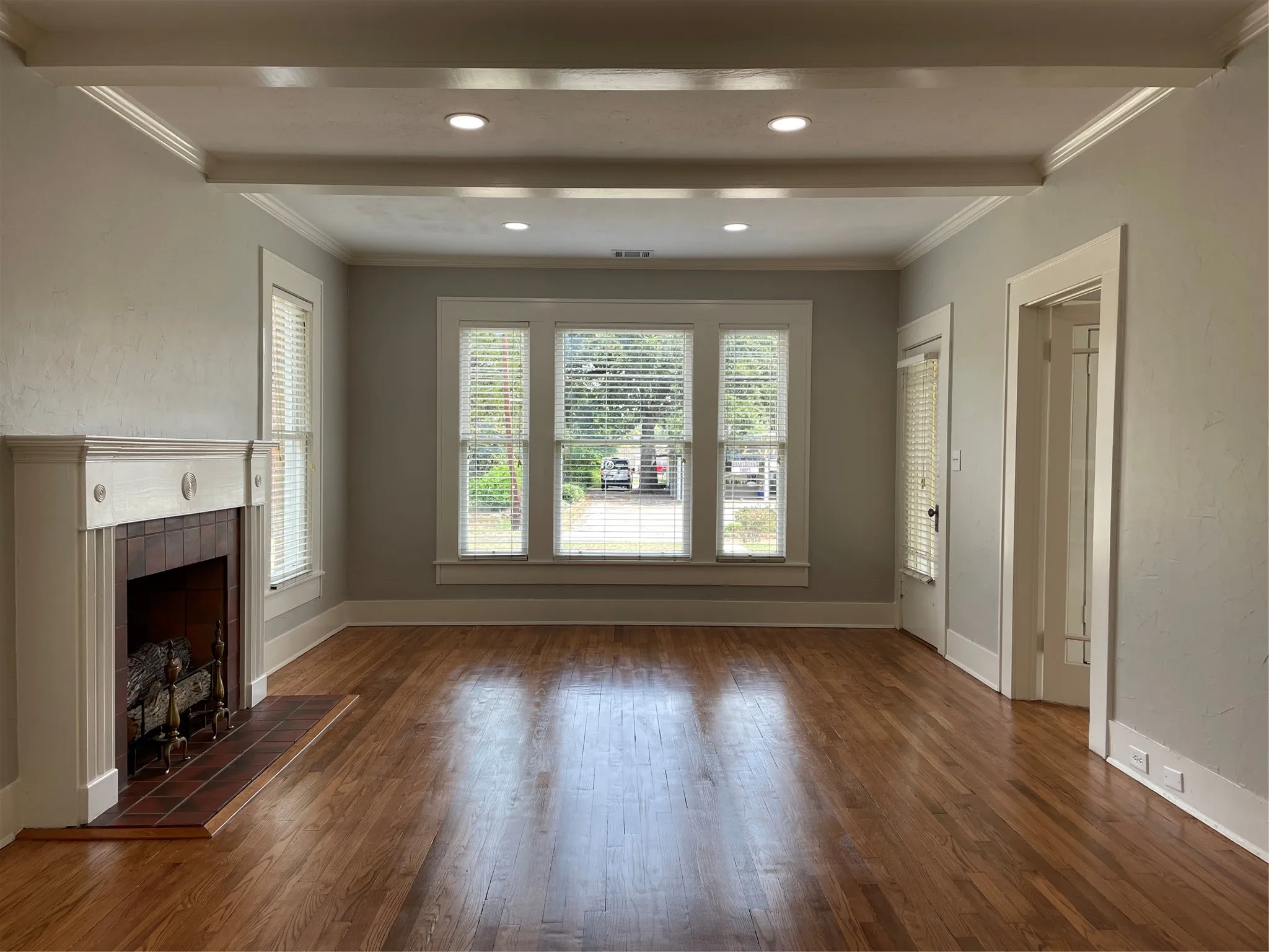 Single Family Residence For Sale in Henderson County , 300 S Prairieville Street, Athens, Texas 75751, 3 Bedroom, 2 Bathroom, 1 Garage spaces, 1,838 Sqft, built in 1937, mls#21388845, Real Estate Agent in Athens, Homes For Sale in Henderson county, Homes For Sale in Athens, Realtor in Athens Texas, Real Estate Brokerage Independent Realty Texas, Luminita Cordes Realtor
