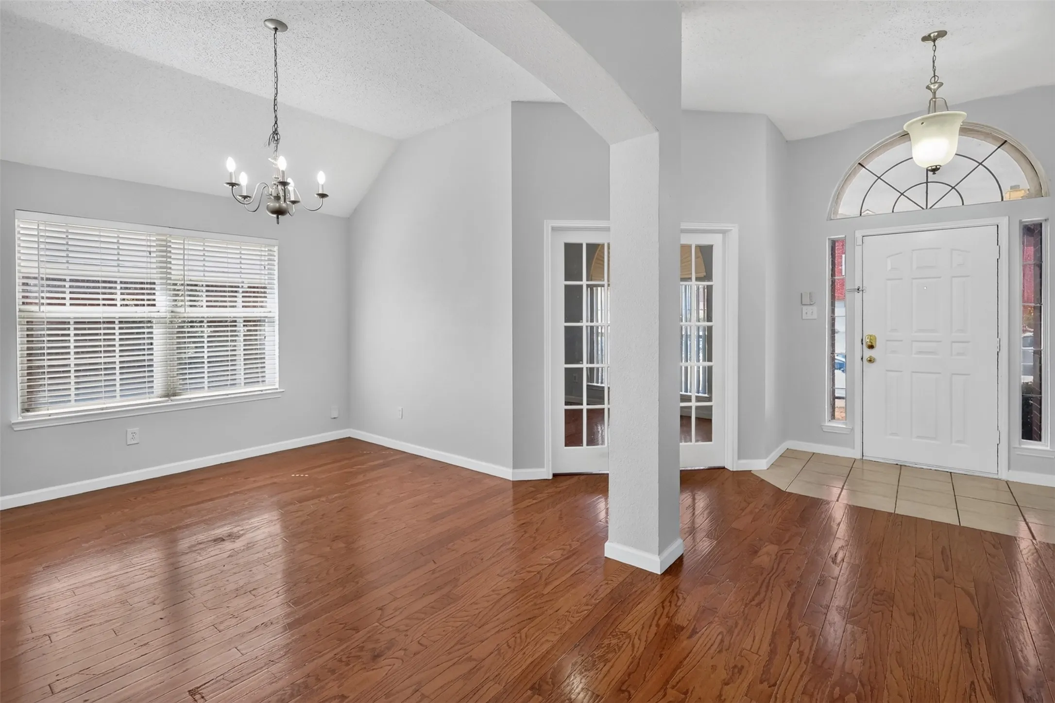 Single Family Residence For Rent in Tarrant County , 3526 Sedona Drive, Grand Prairie, Texas 75052, 4 Bedroom, 2 Bathroom, 2 Garage spaces, 2,162 Sqft, built in 2001, mls#21397015, Real Estate Agent in Grand Prairie, Homes For Rent in Tarrant county, Homes For Rent in Grand Prairie, Realtor in Grand Prairie Texas, Real Estate Brokerage Independent Realty Texas, Luminita Cordes Realtor