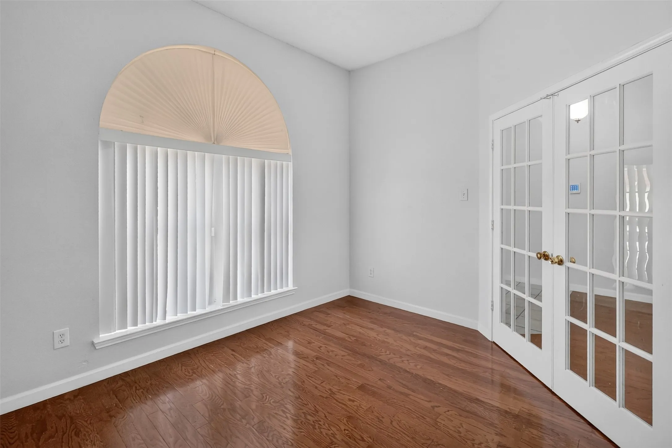 Single Family Residence For Rent in Tarrant County , 3526 Sedona Drive, Grand Prairie, Texas 75052, 4 Bedroom, 2 Bathroom, 2 Garage spaces, 2,162 Sqft, built in 2001, mls#21397015, Real Estate Agent in Grand Prairie, Homes For Rent in Tarrant county, Homes For Rent in Grand Prairie, Realtor in Grand Prairie Texas, Real Estate Brokerage Independent Realty Texas, Luminita Cordes Realtor