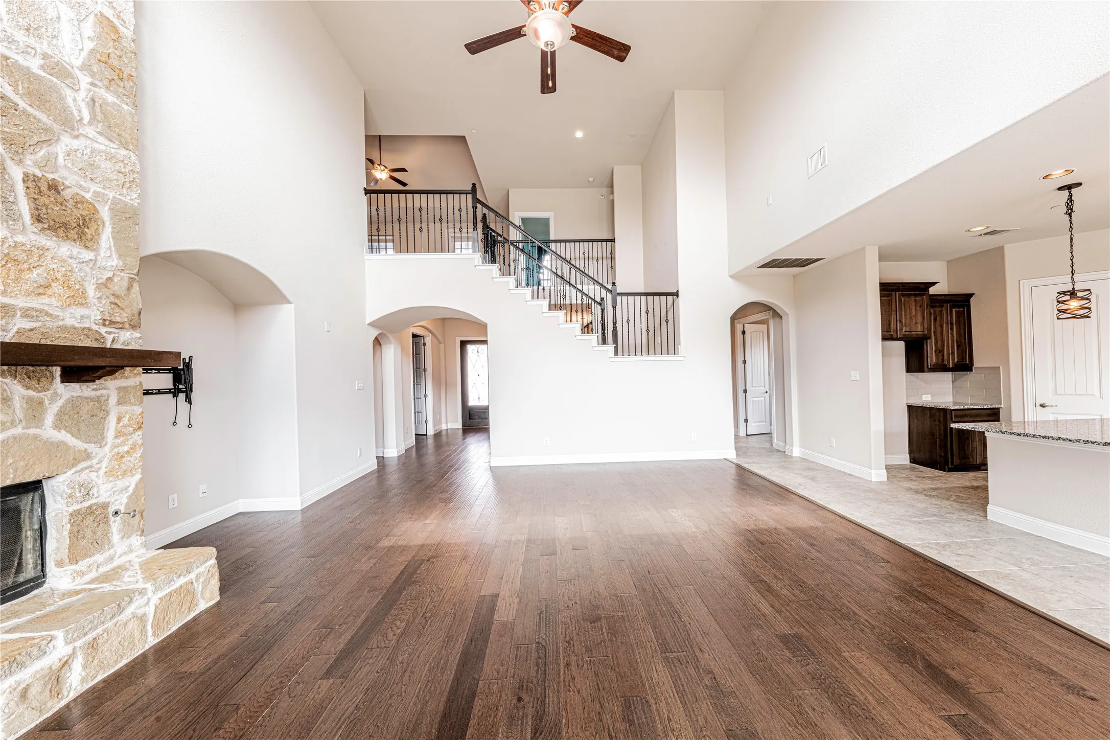 Single Family Residence For Sale in Collin County , 2320 Lewis Canyon Drive, Prosper, Texas 75078, 4 Bedroom, 4 Bathroom, 3 Garage spaces, 4,127 Sqft, built in 2016, mls#21396996, Real Estate Agent in Prosper, Homes For Sale in Collin county, Homes For Sale in Prosper, Realtor in Prosper Texas, Real Estate Brokerage Independent Realty Texas, Luminita Cordes Realtor