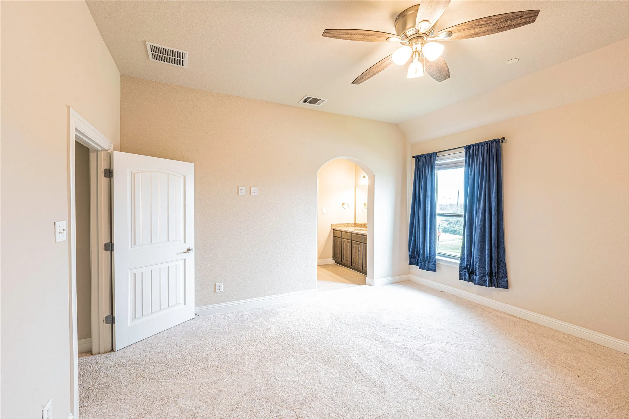 Single Family Residence For Sale in Collin County , 2320 Lewis Canyon Drive, Prosper, Texas 75078, 4 Bedroom, 4 Bathroom, 3 Garage spaces, 4,127 Sqft, built in 2016, mls#21396996, Real Estate Agent in Prosper, Homes For Sale in Collin county, Homes For Sale in Prosper, Realtor in Prosper Texas, Real Estate Brokerage Independent Realty Texas, Luminita Cordes Realtor