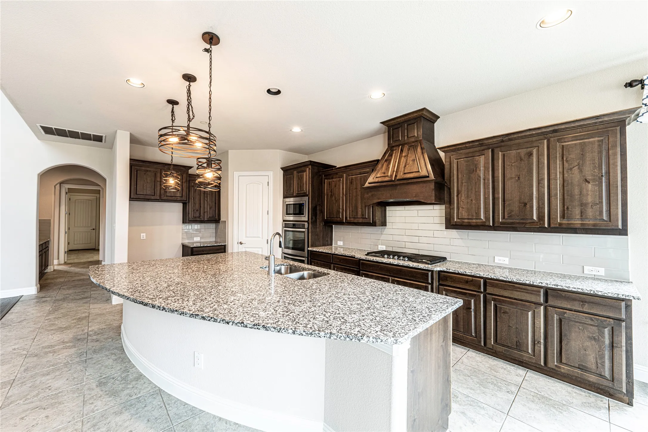Single Family Residence For Sale in Collin County , 2320 Lewis Canyon Drive, Prosper, Texas 75078, 4 Bedroom, 4 Bathroom, 3 Garage spaces, 4,127 Sqft, built in 2016, mls#21396996, Real Estate Agent in Prosper, Homes For Sale in Collin county, Homes For Sale in Prosper, Realtor in Prosper Texas, Real Estate Brokerage Independent Realty Texas, Luminita Cordes Realtor