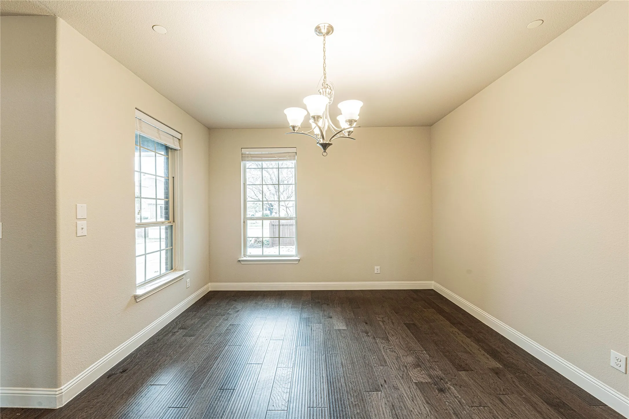 Single Family Residence For Sale in Collin County , 2320 Lewis Canyon Drive, Prosper, Texas 75078, 4 Bedroom, 4 Bathroom, 3 Garage spaces, 4,127 Sqft, built in 2016, mls#21396996, Real Estate Agent in Prosper, Homes For Sale in Collin county, Homes For Sale in Prosper, Realtor in Prosper Texas, Real Estate Brokerage Independent Realty Texas, Luminita Cordes Realtor